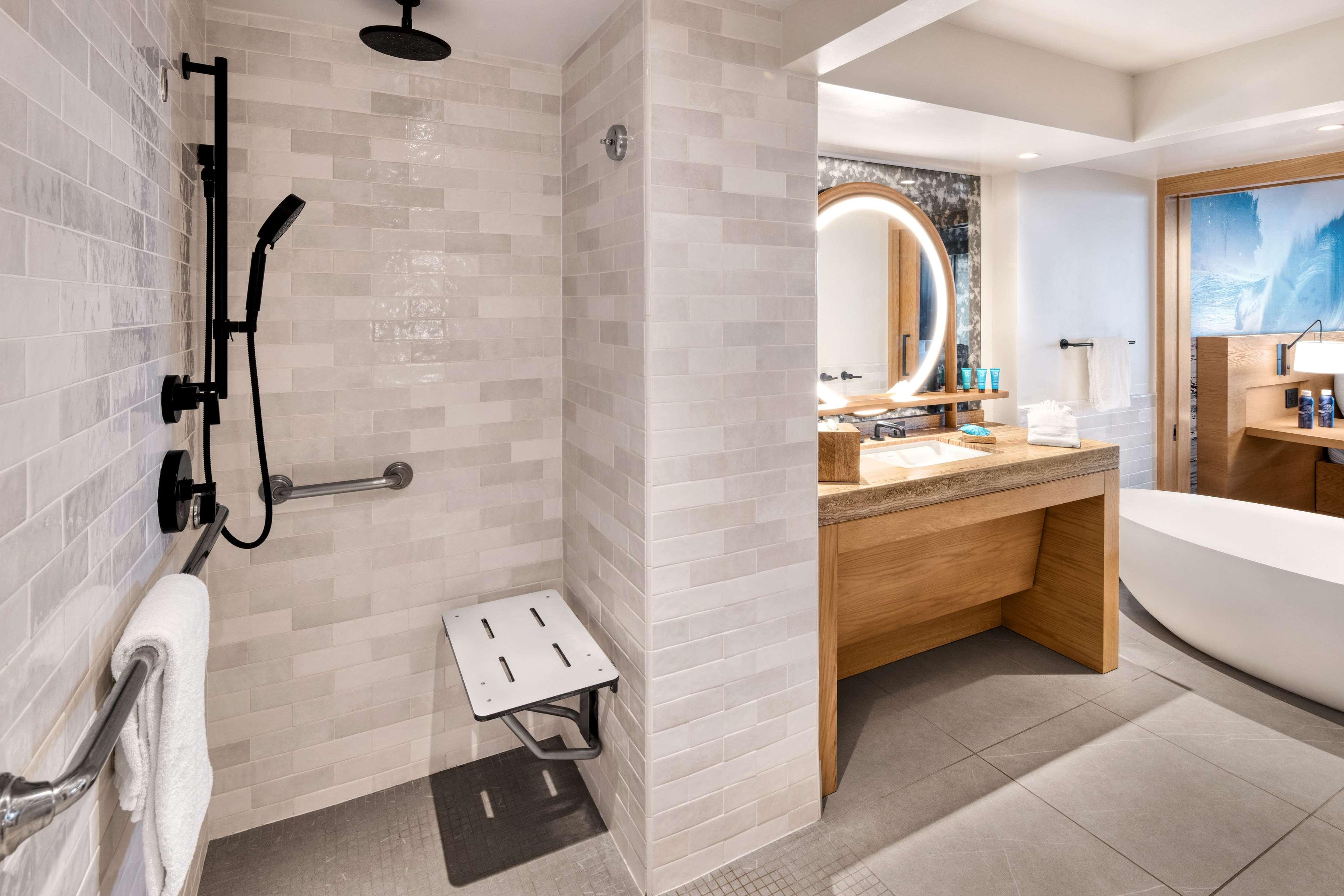 Junior Suite Accessible-two Queen Beds