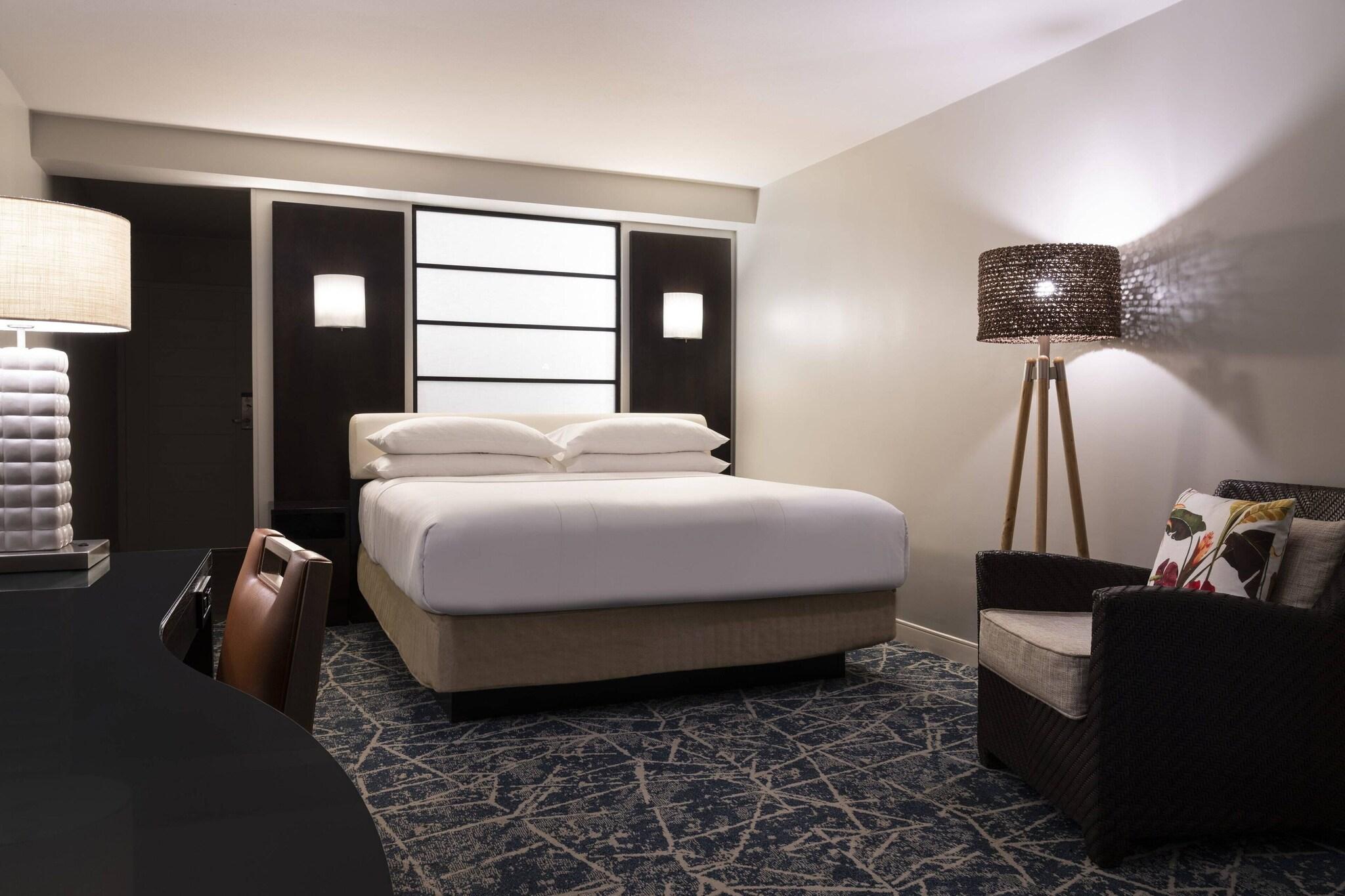 Double Pool View King Bed