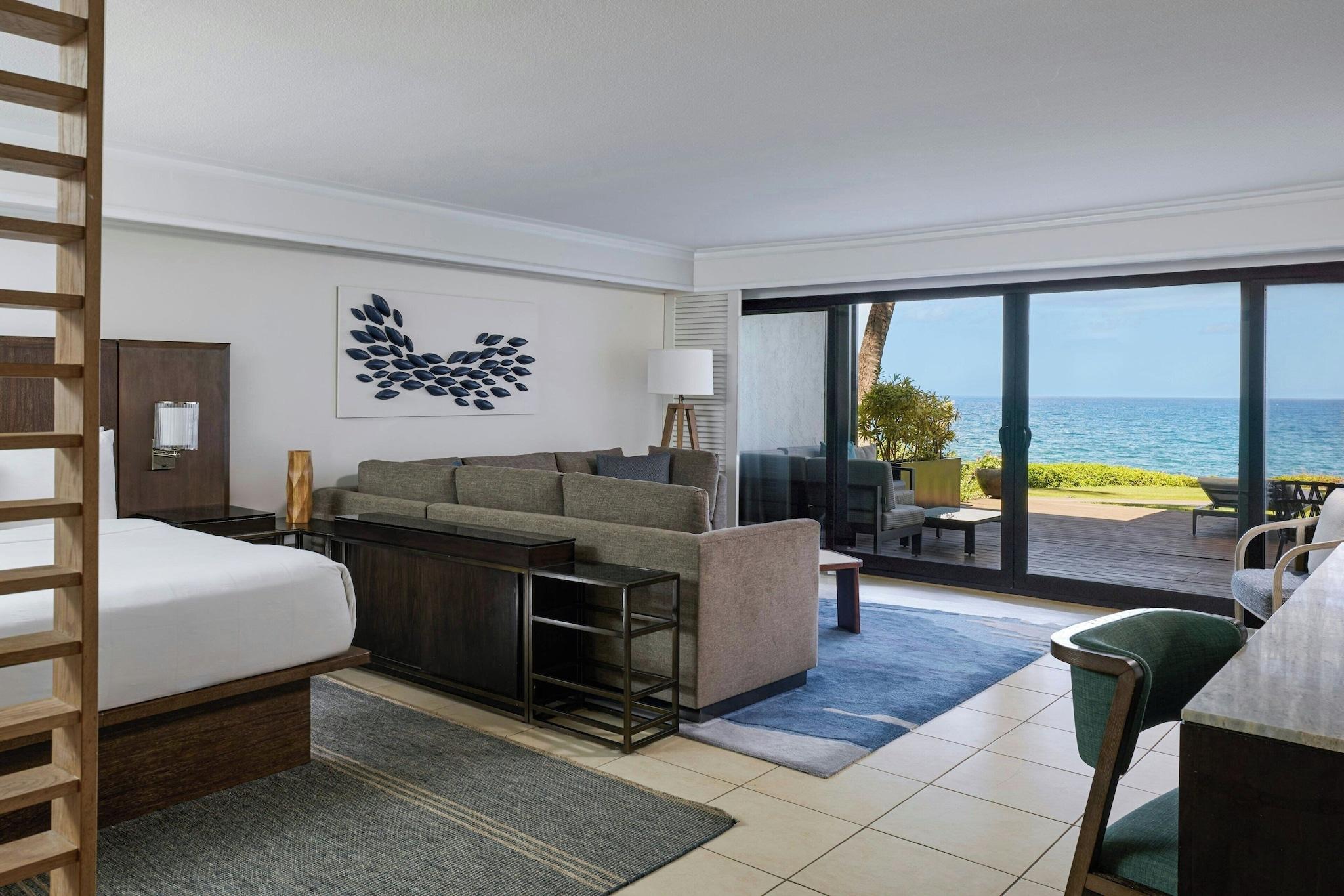 Junior Suite Ocean Front King Bed