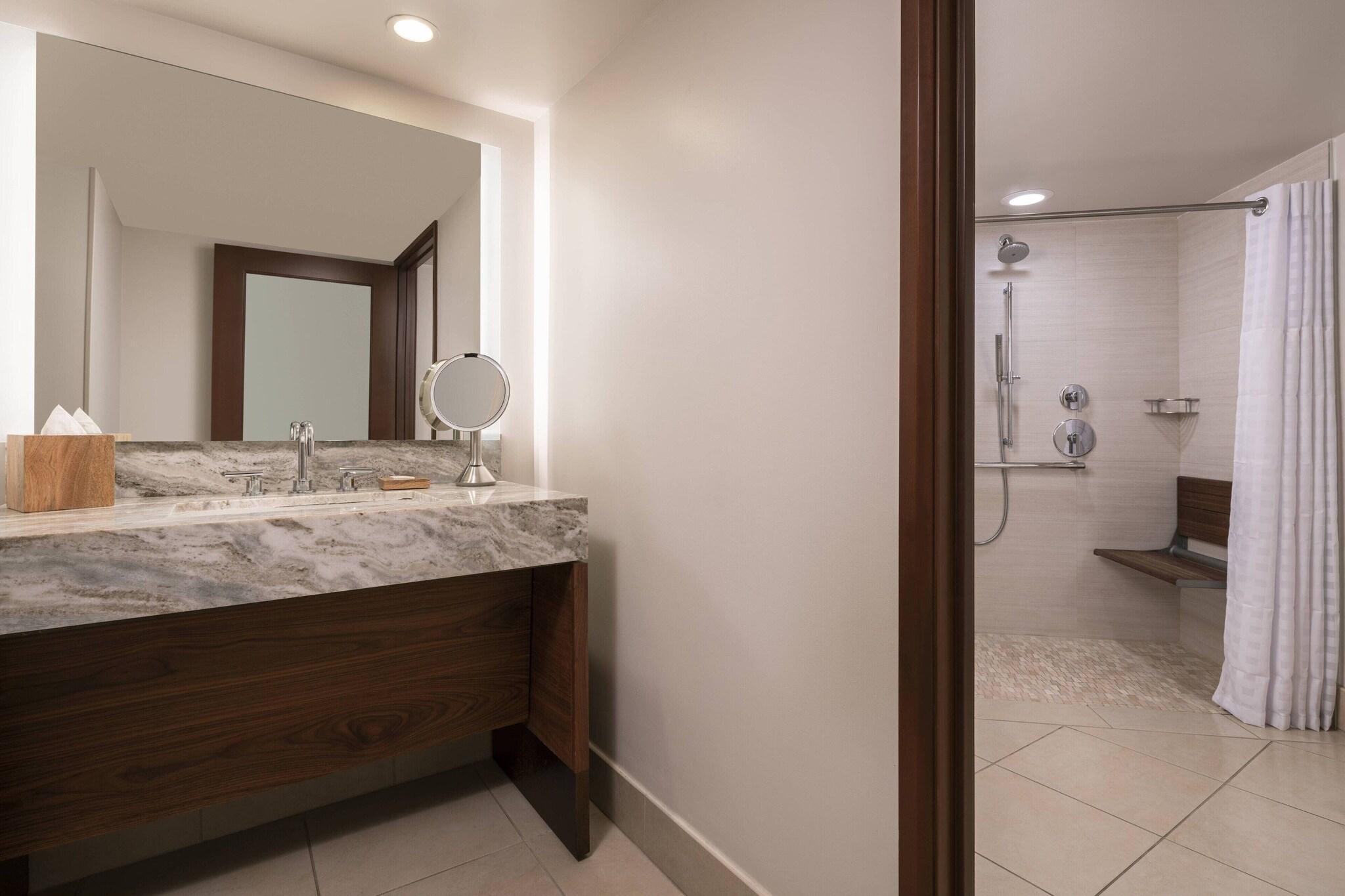 Double Garden View King Bed