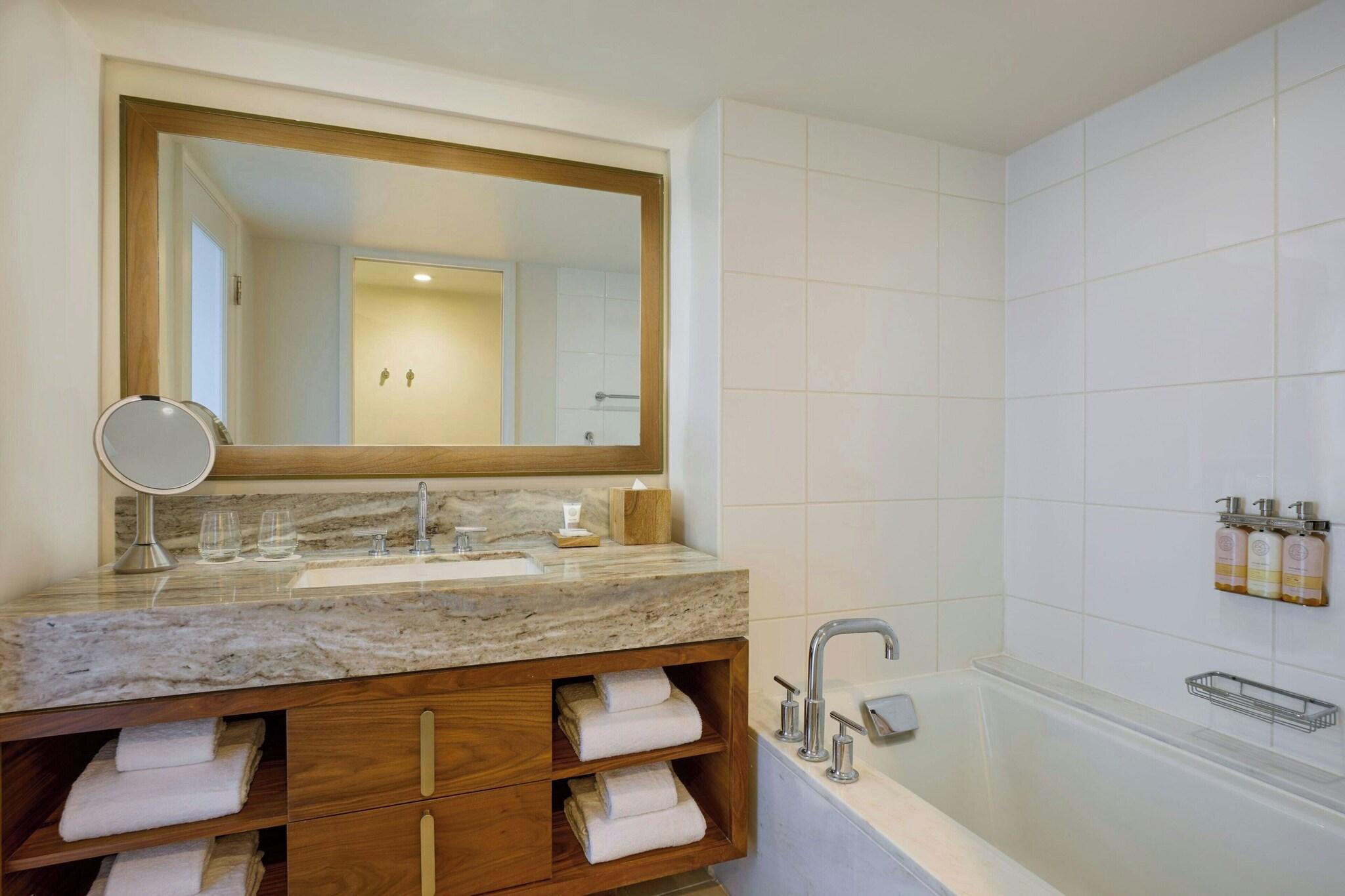 Suite King Bed One Bedroom 