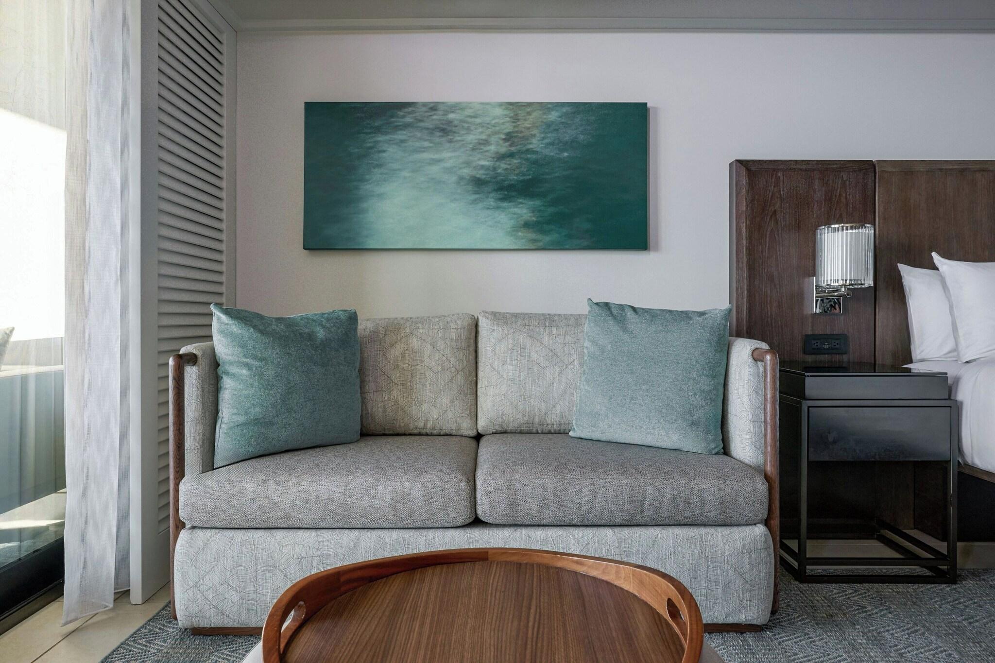 Double Ocean Front with Balcony