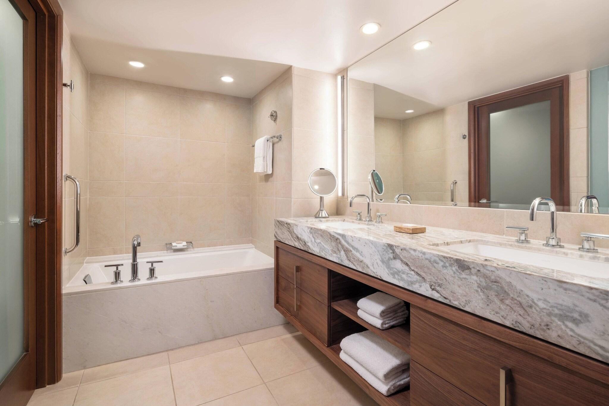 Suite Presidential with Views