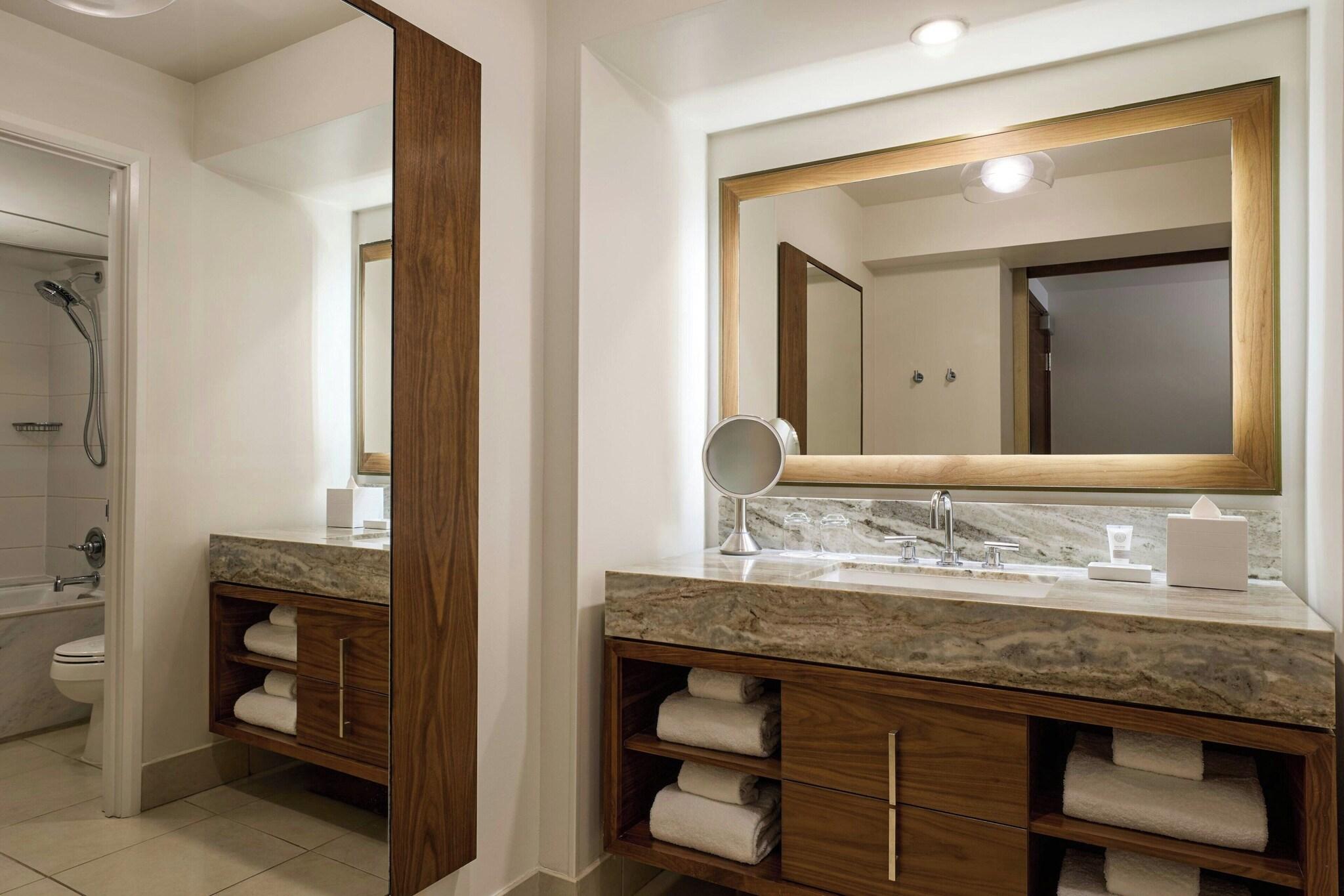 Quadruple Ocean View Two Queen Beds