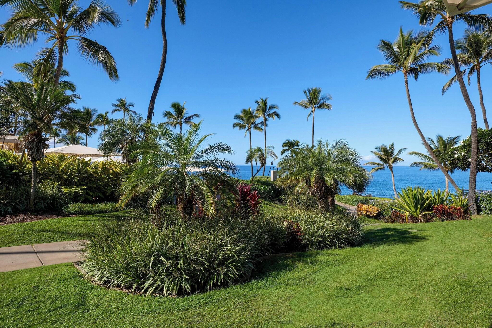 Quadruple Ocean View Two Queen Beds