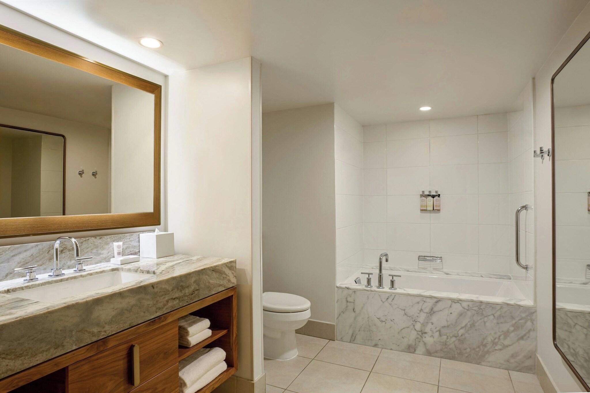 Suite Ocean Front with Balcony