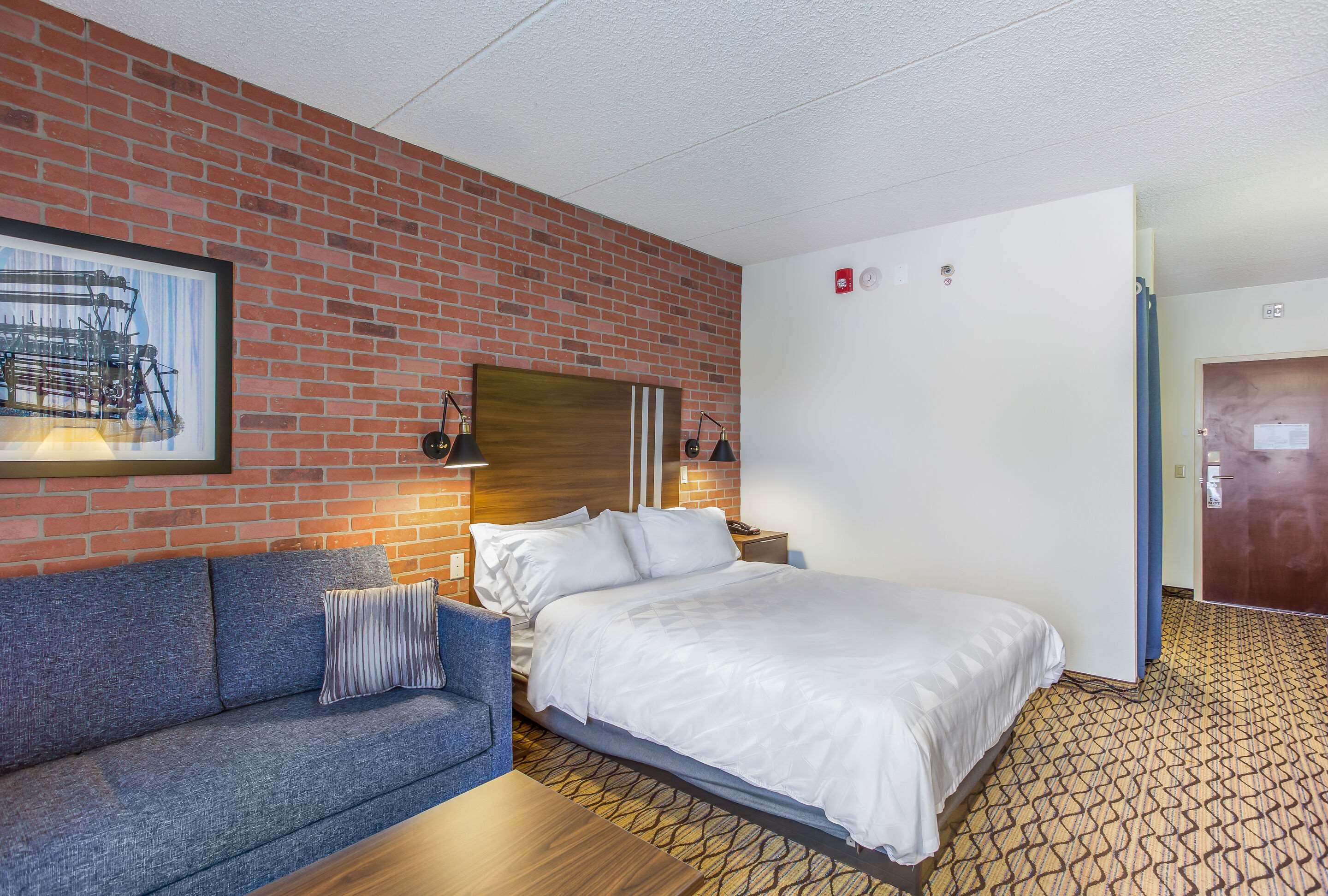 Double Queen Size Bed