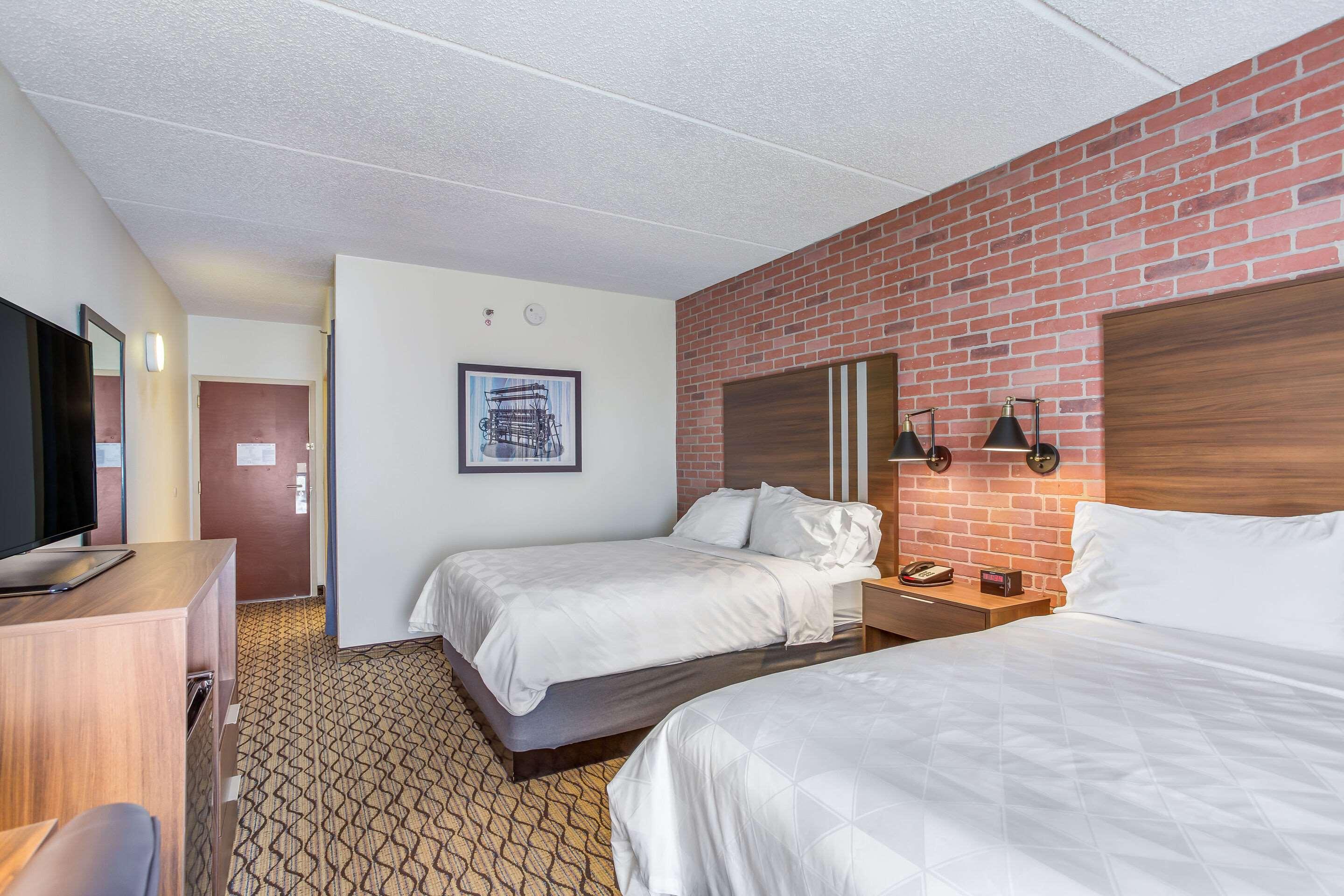 Double Two Queen Beds Non Smoking