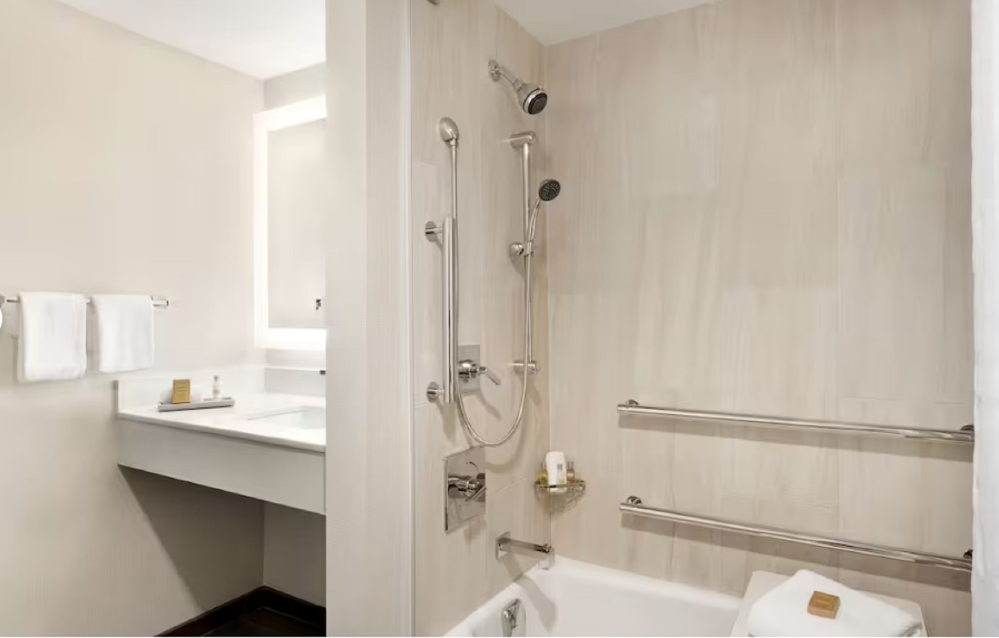 Room Accessible King Size Bed