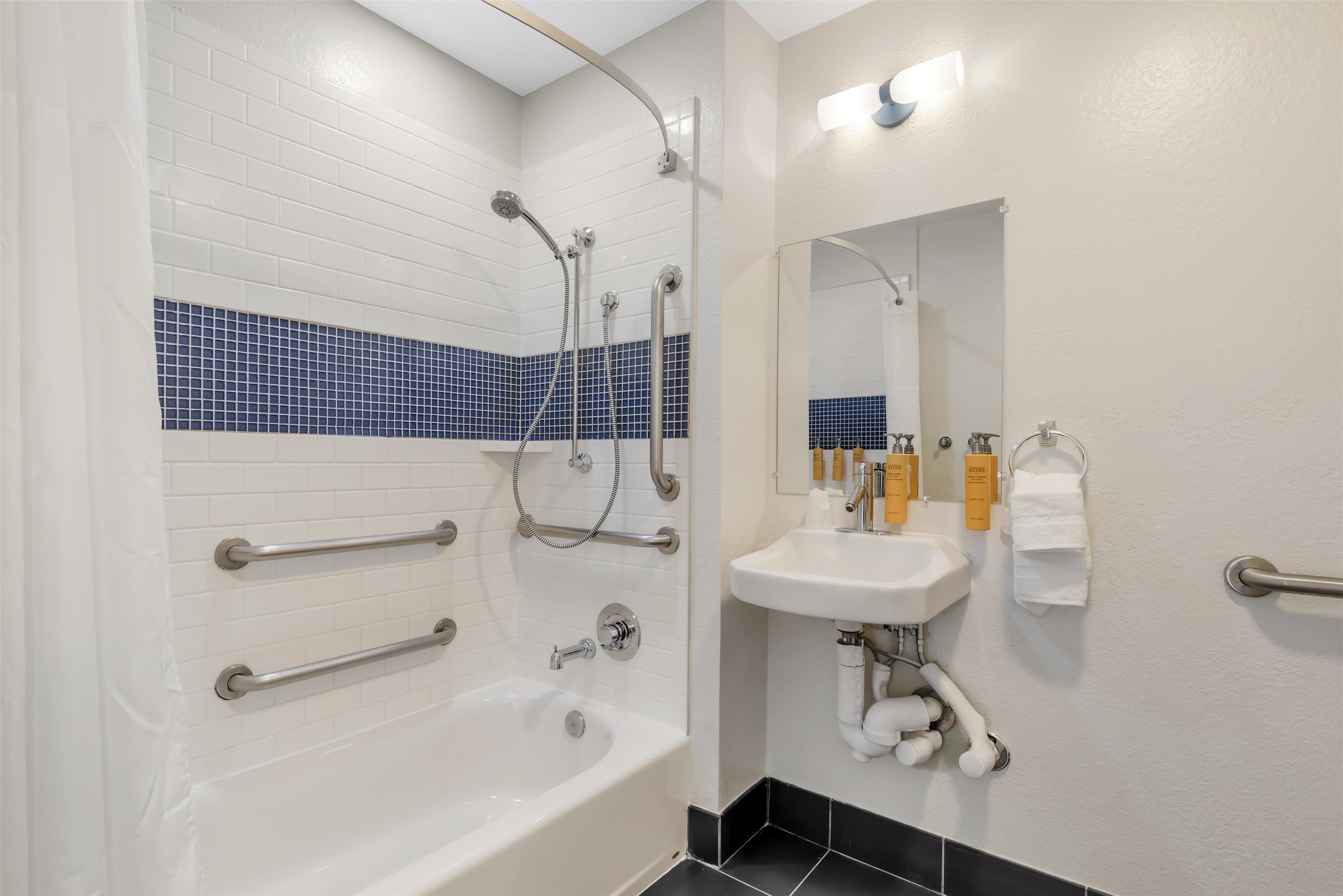 Suite Accessible-queen Size Bed