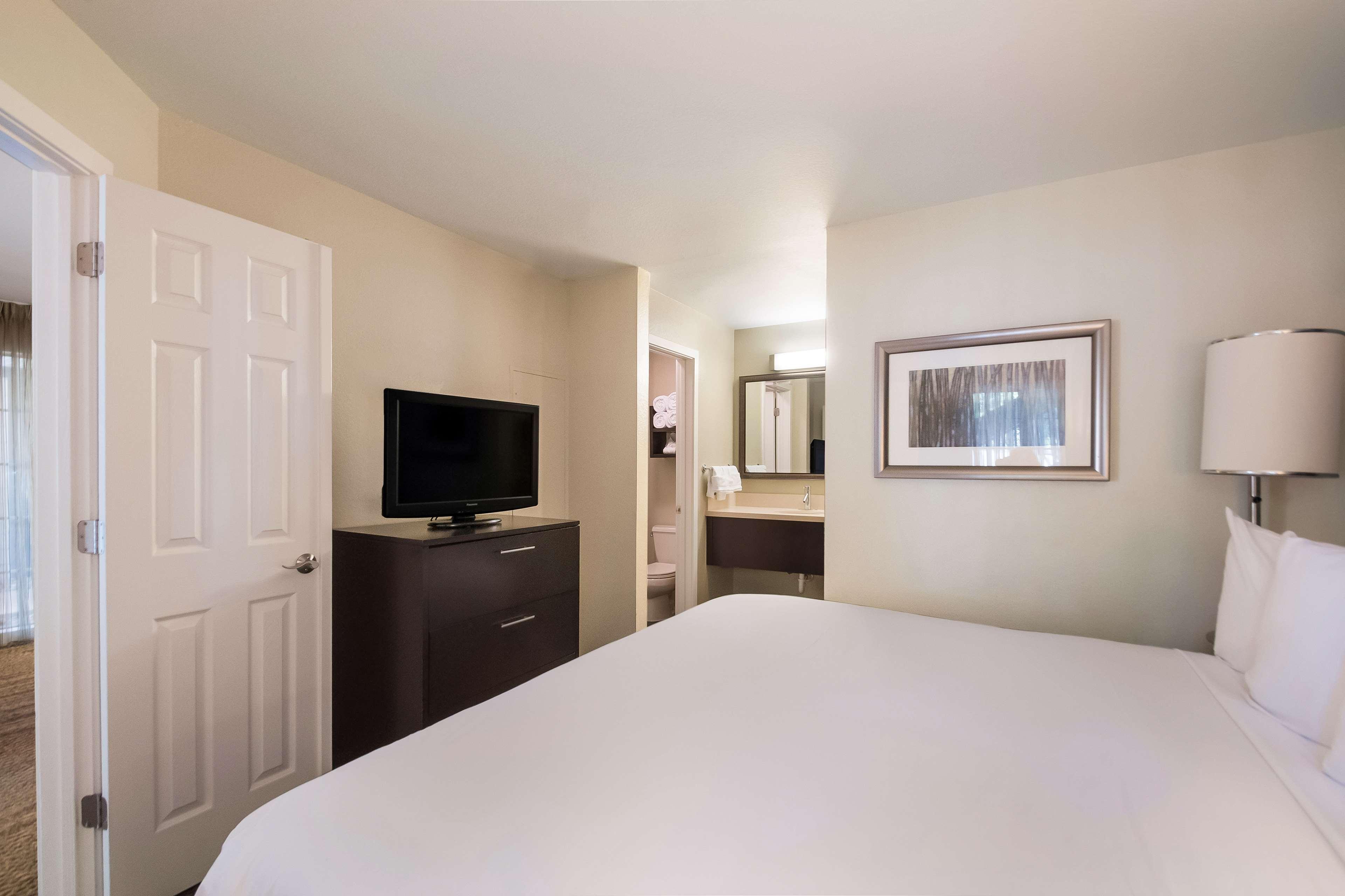 Suite Accessible-queen Size Bed
