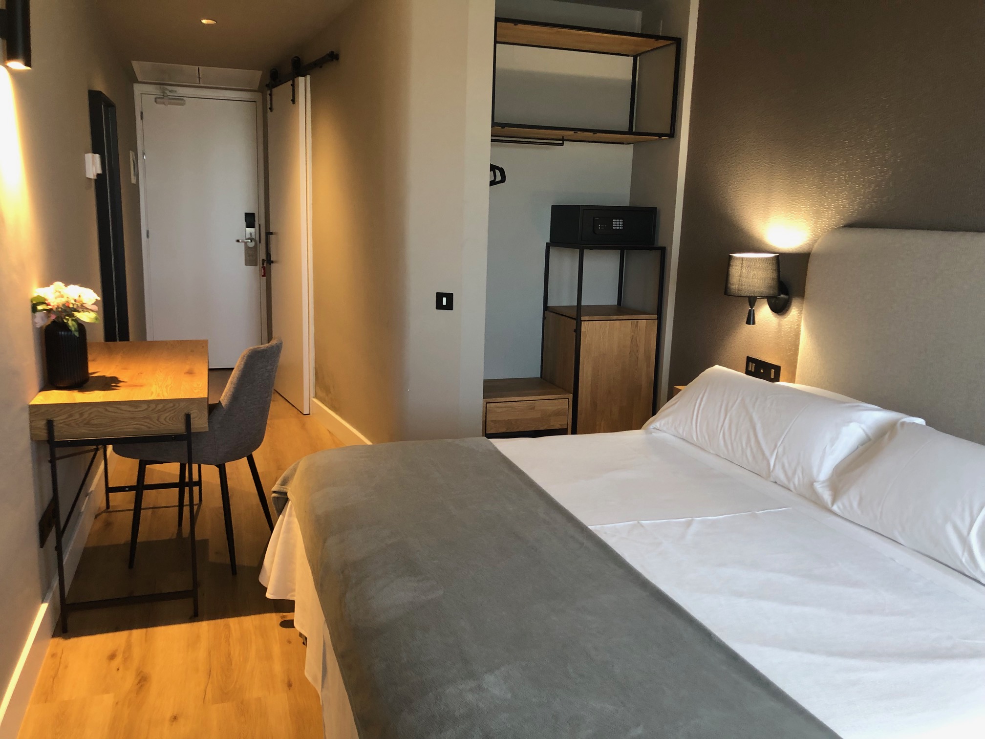 Double Single Pool View