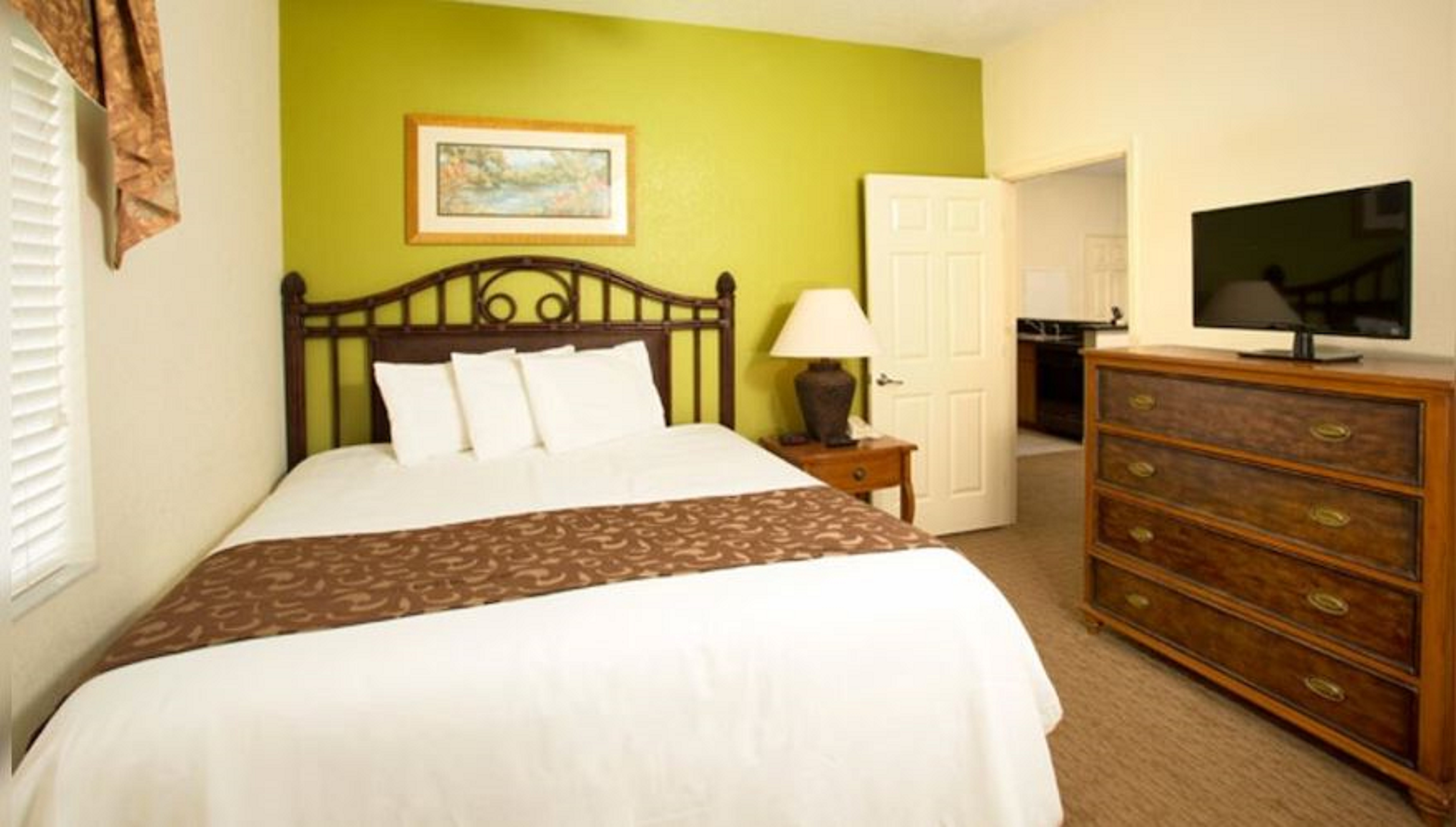 Suite Three Bedrooms Three Bathrooms