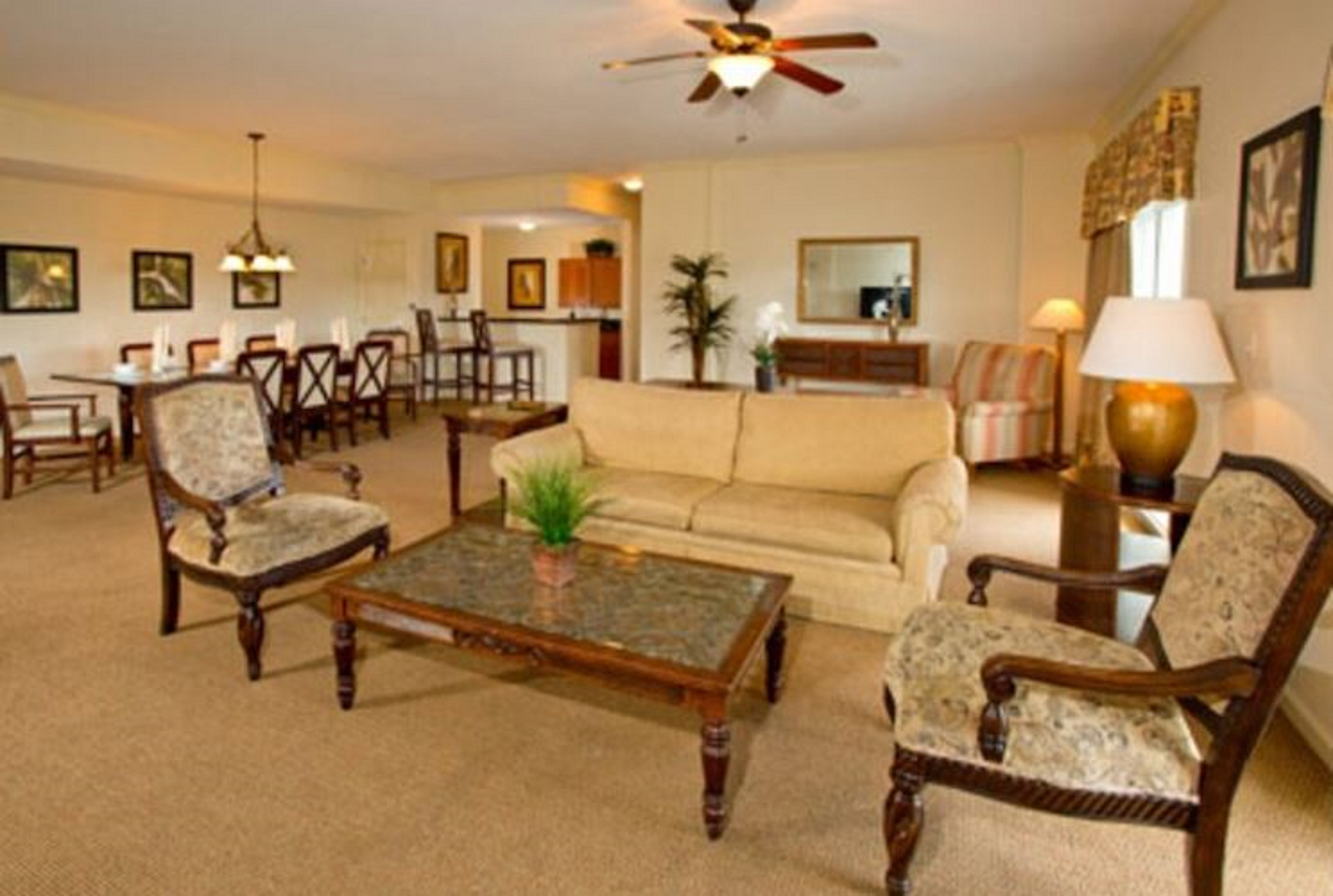 Apartment Four Bedrooms with More Than Three Bathrooms