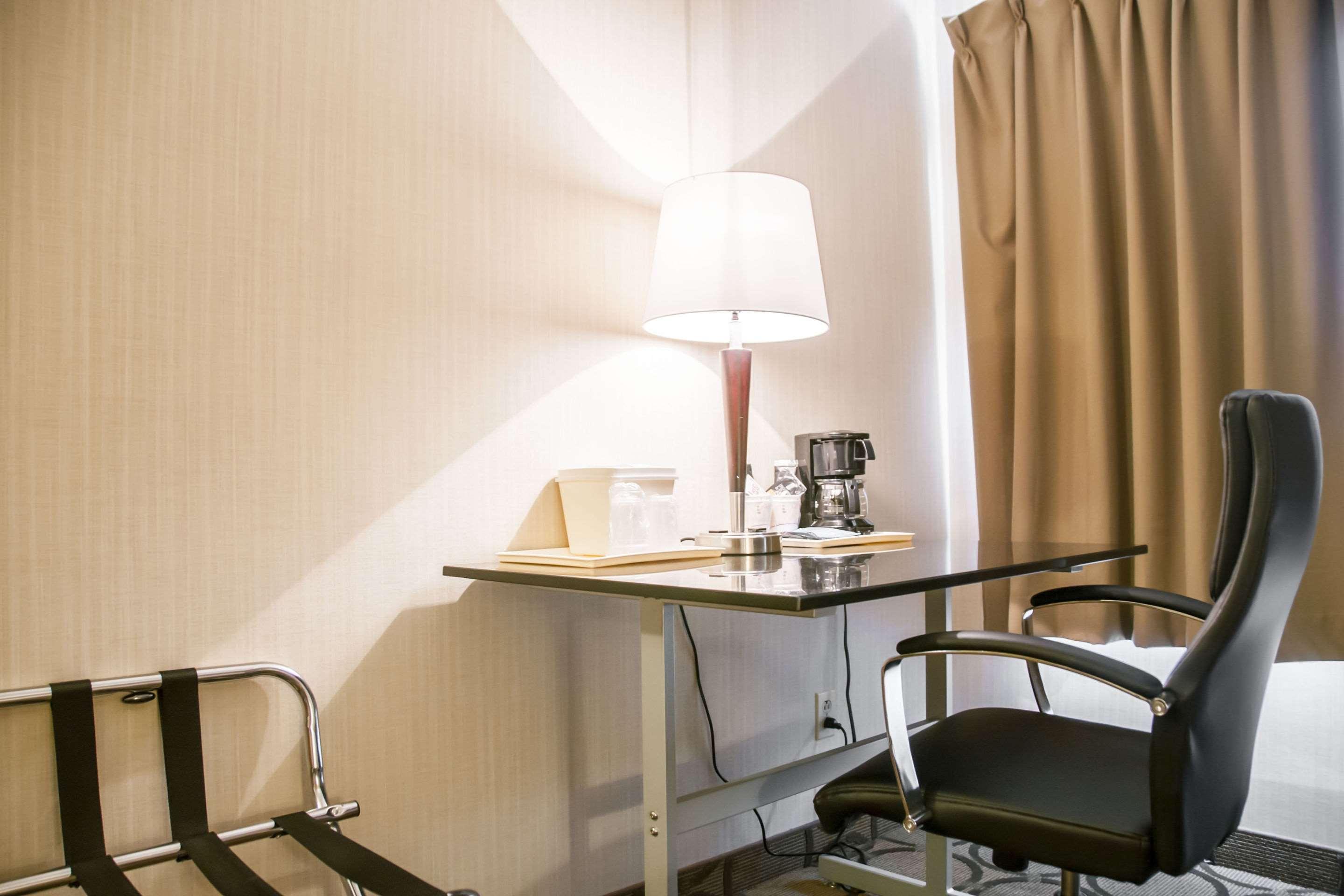 Quadruple Non Smoking