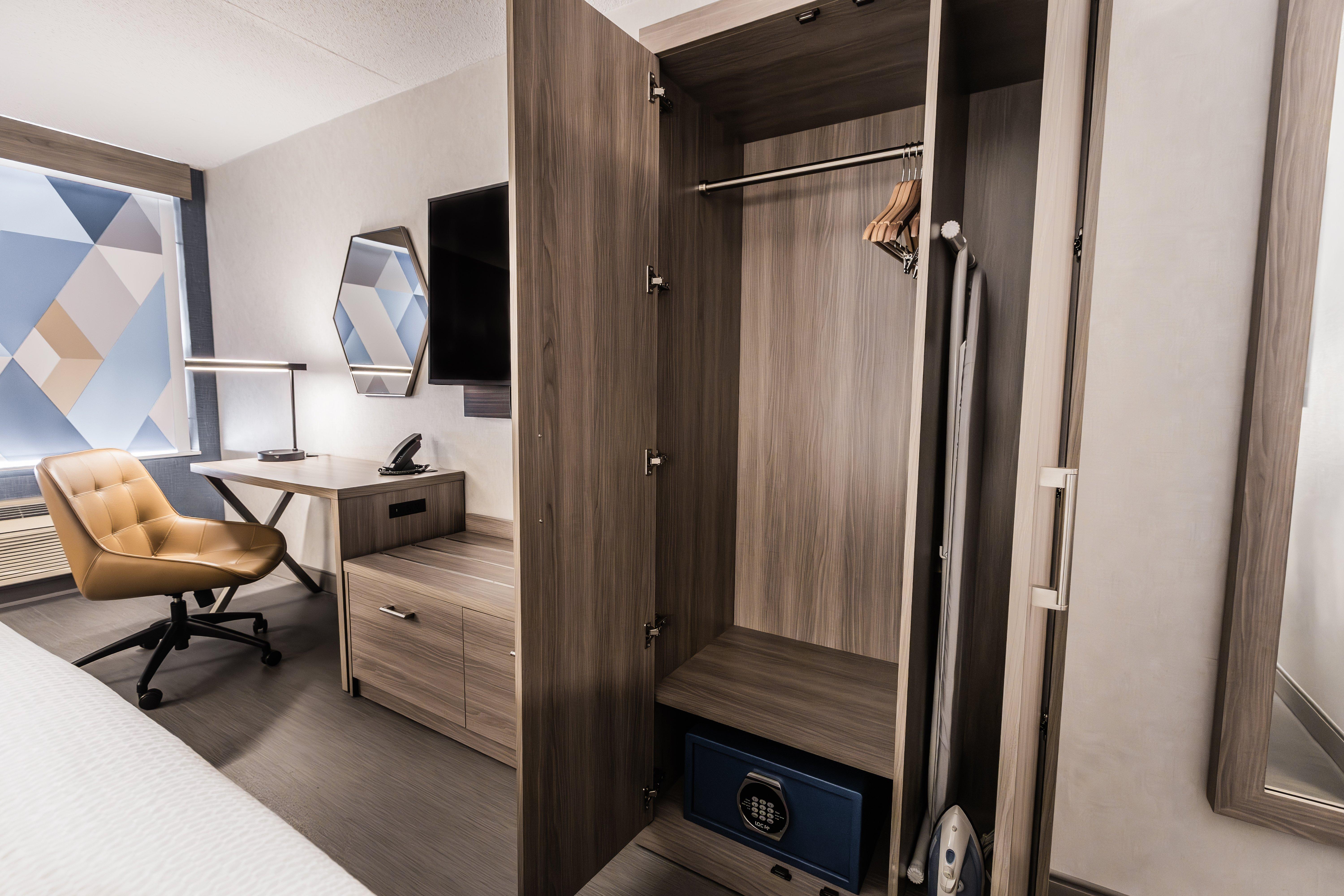 Room Accessible-queen Size Bed