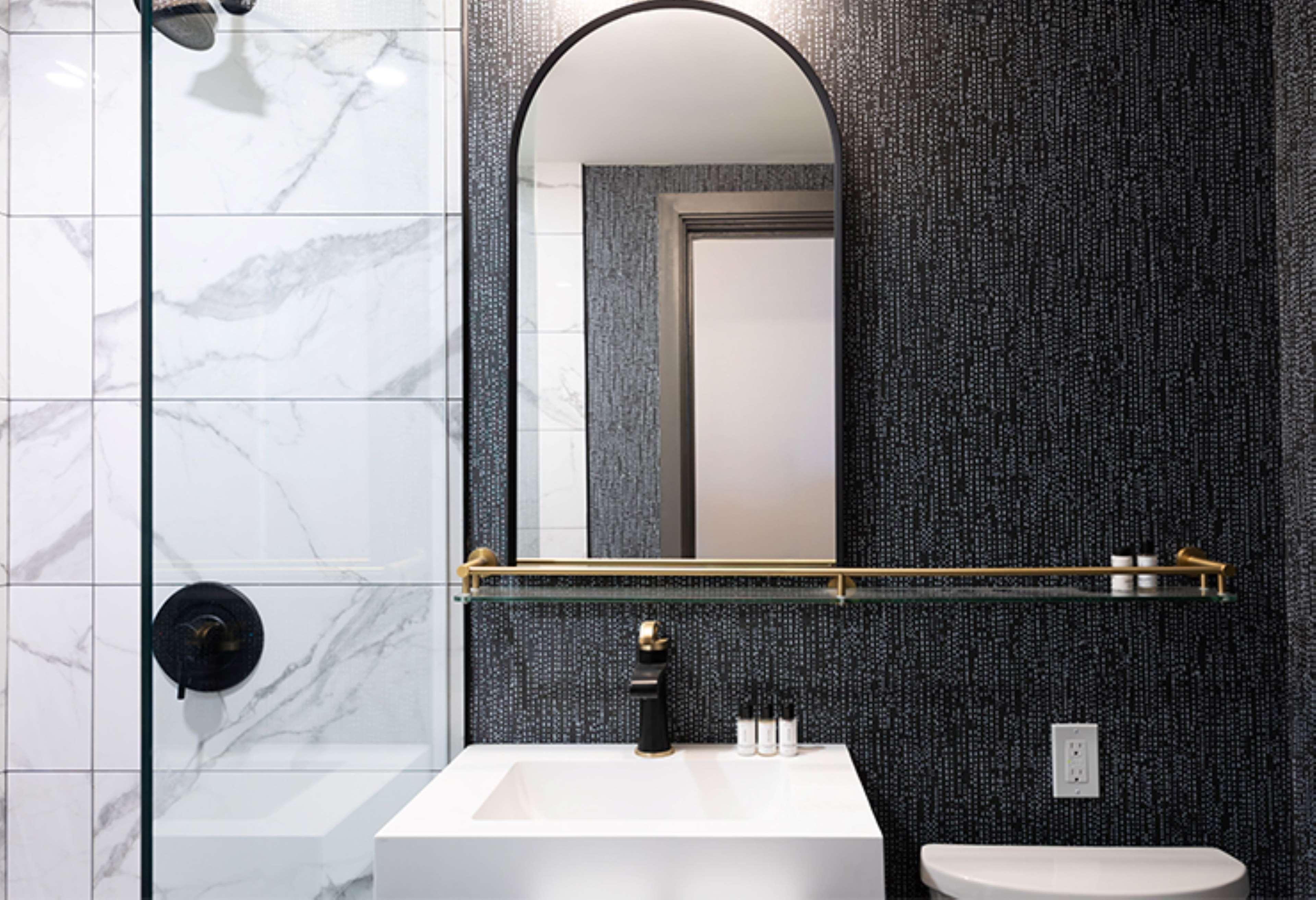 Suite Two Queen Beds with Views