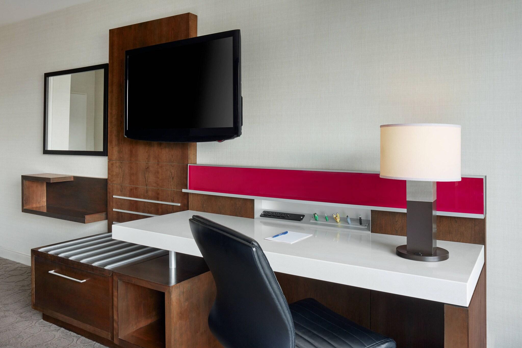 Double Club King Bed