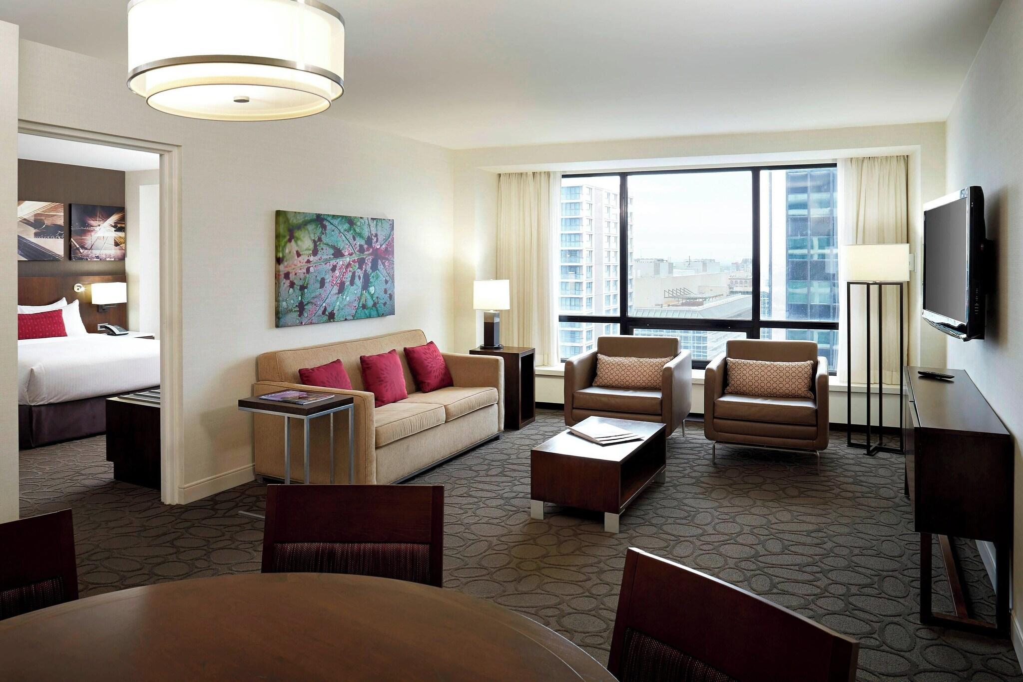 Junior Suite Queen Size Bed