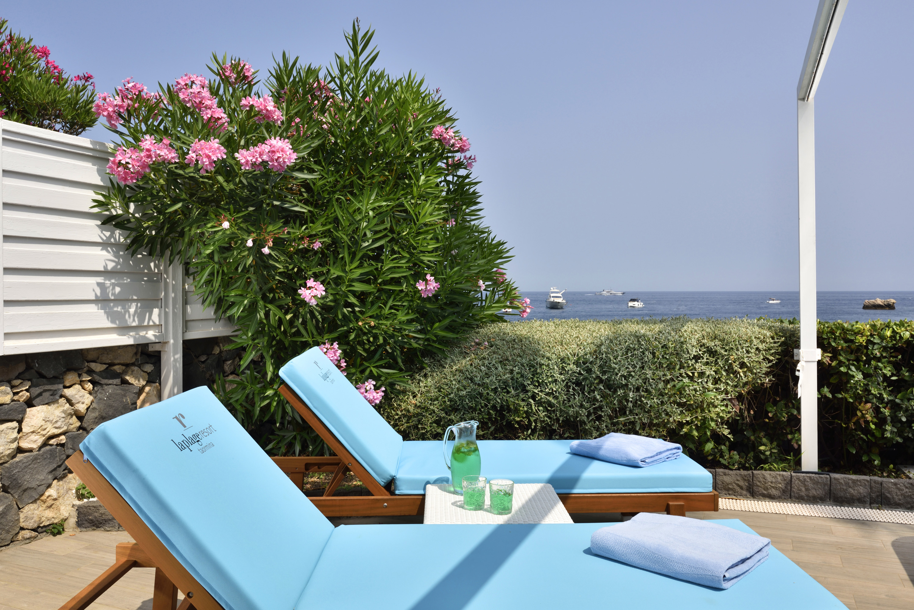 Triple Deluxe with Jacuzzi