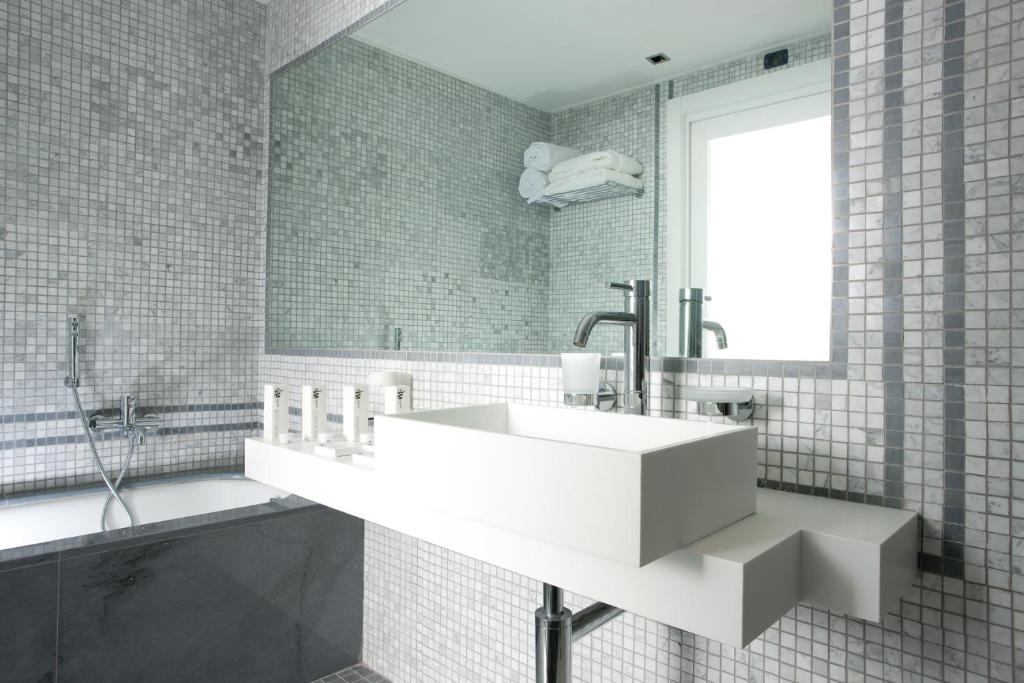 Double Single Premium