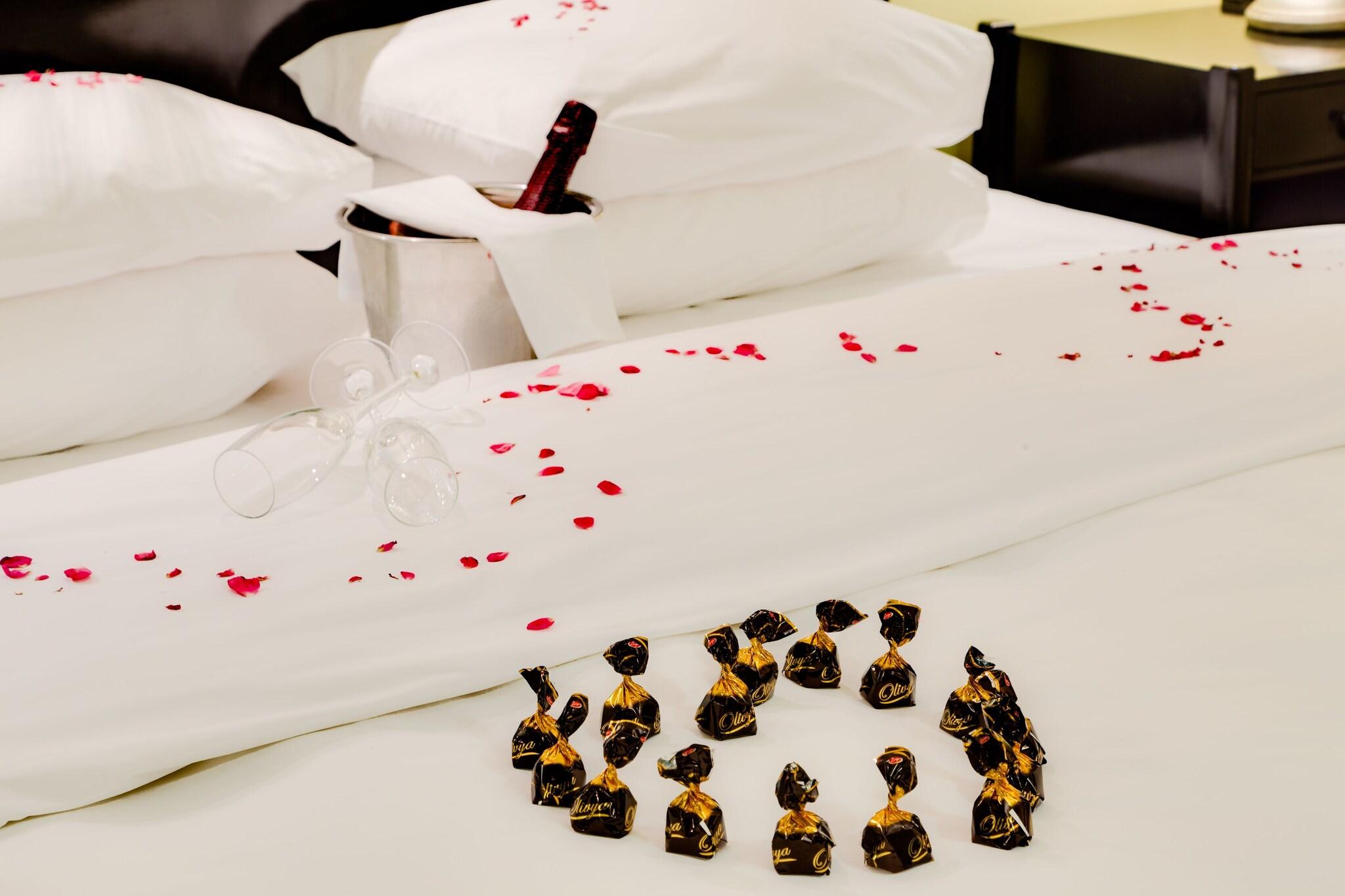 Double King Size Bed