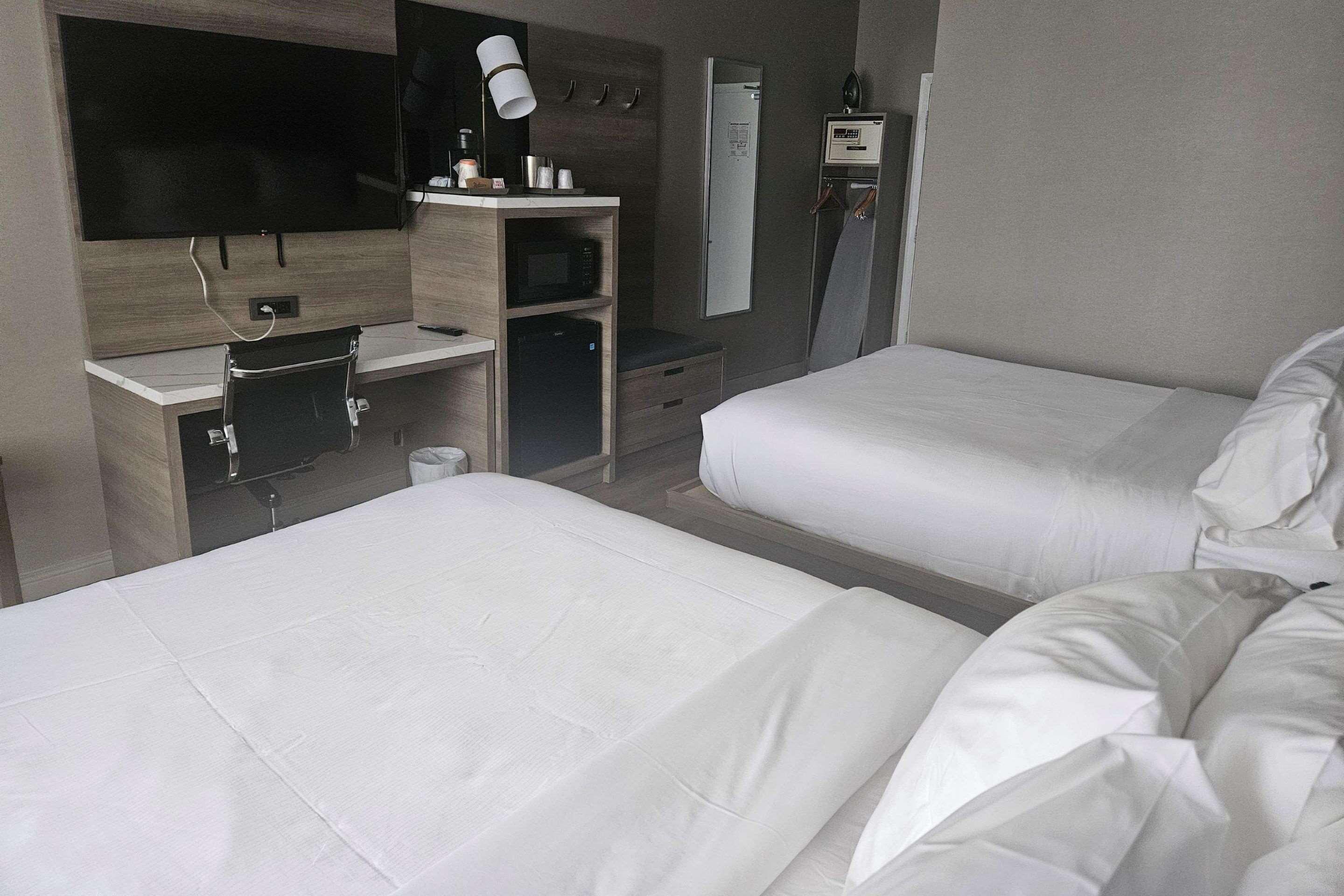 Room Two Double Beds