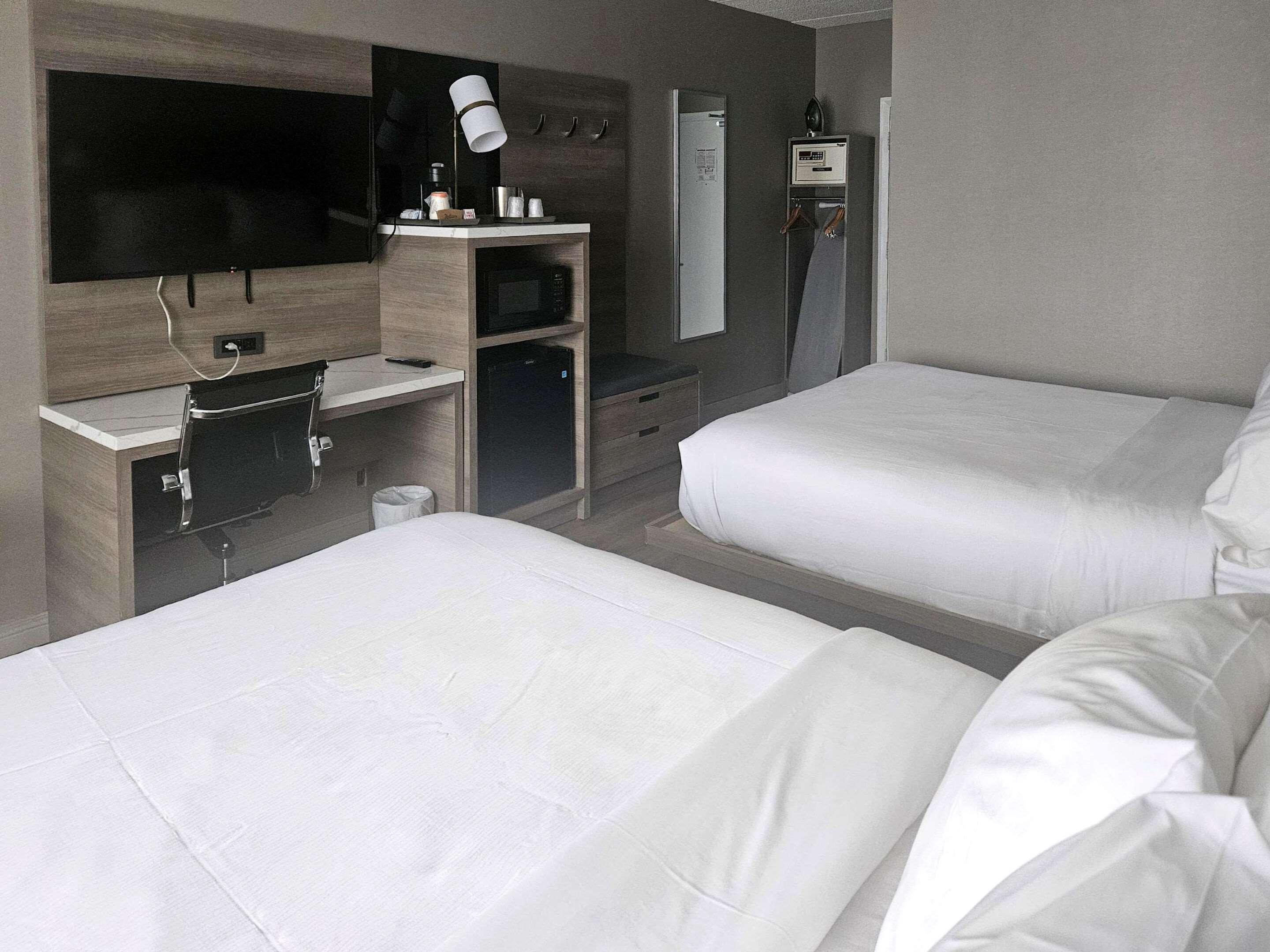 Room Two Double Beds