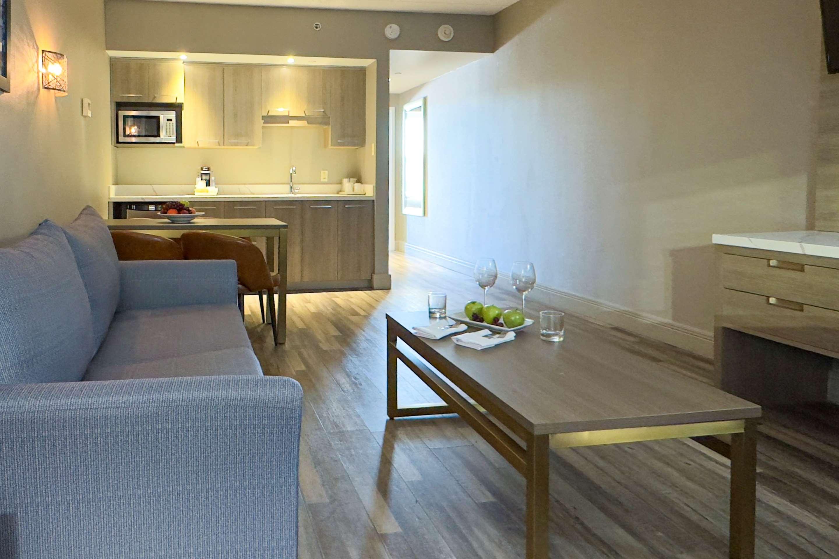 Suite Pool View One Bedroom