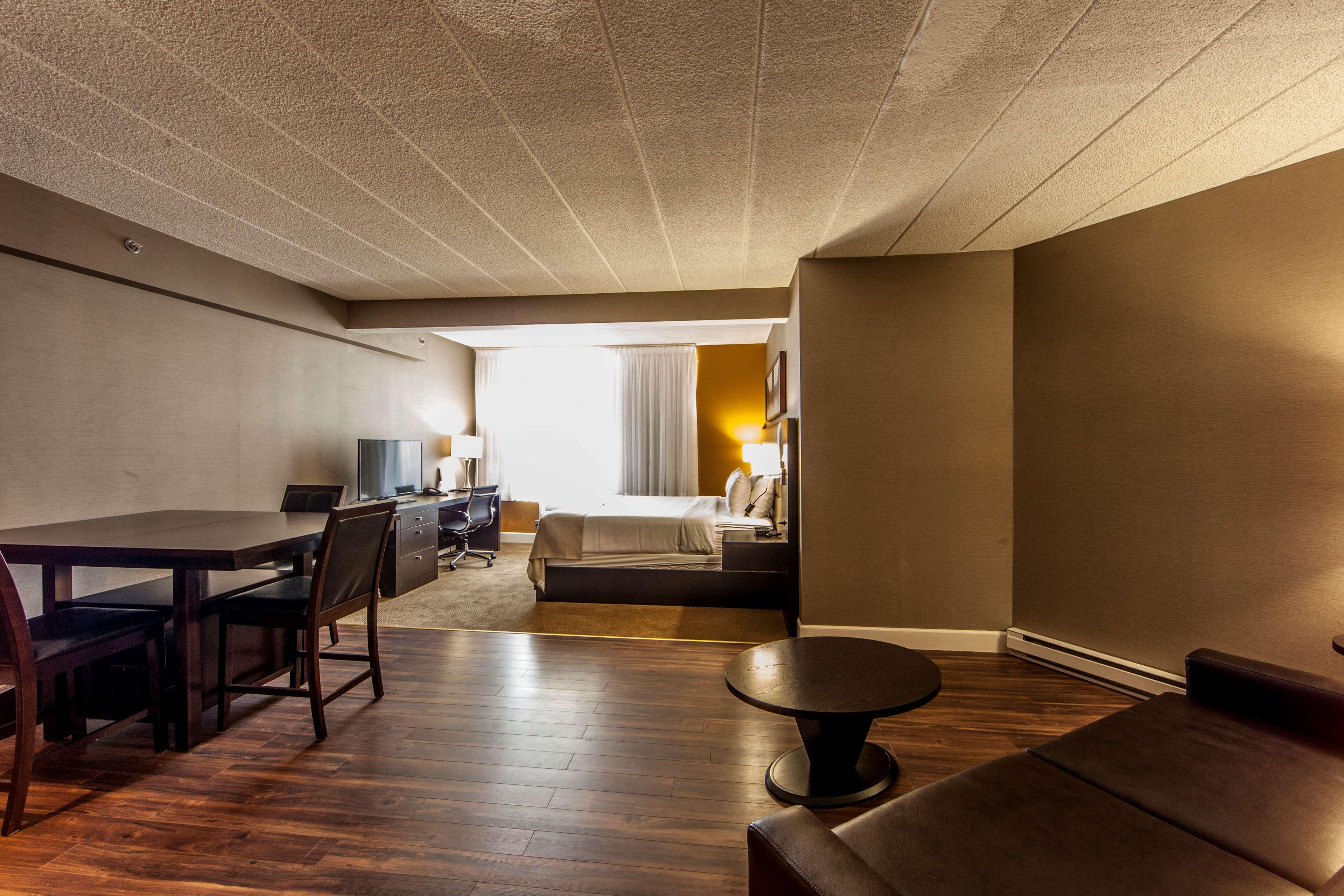 Studio King Size Bed