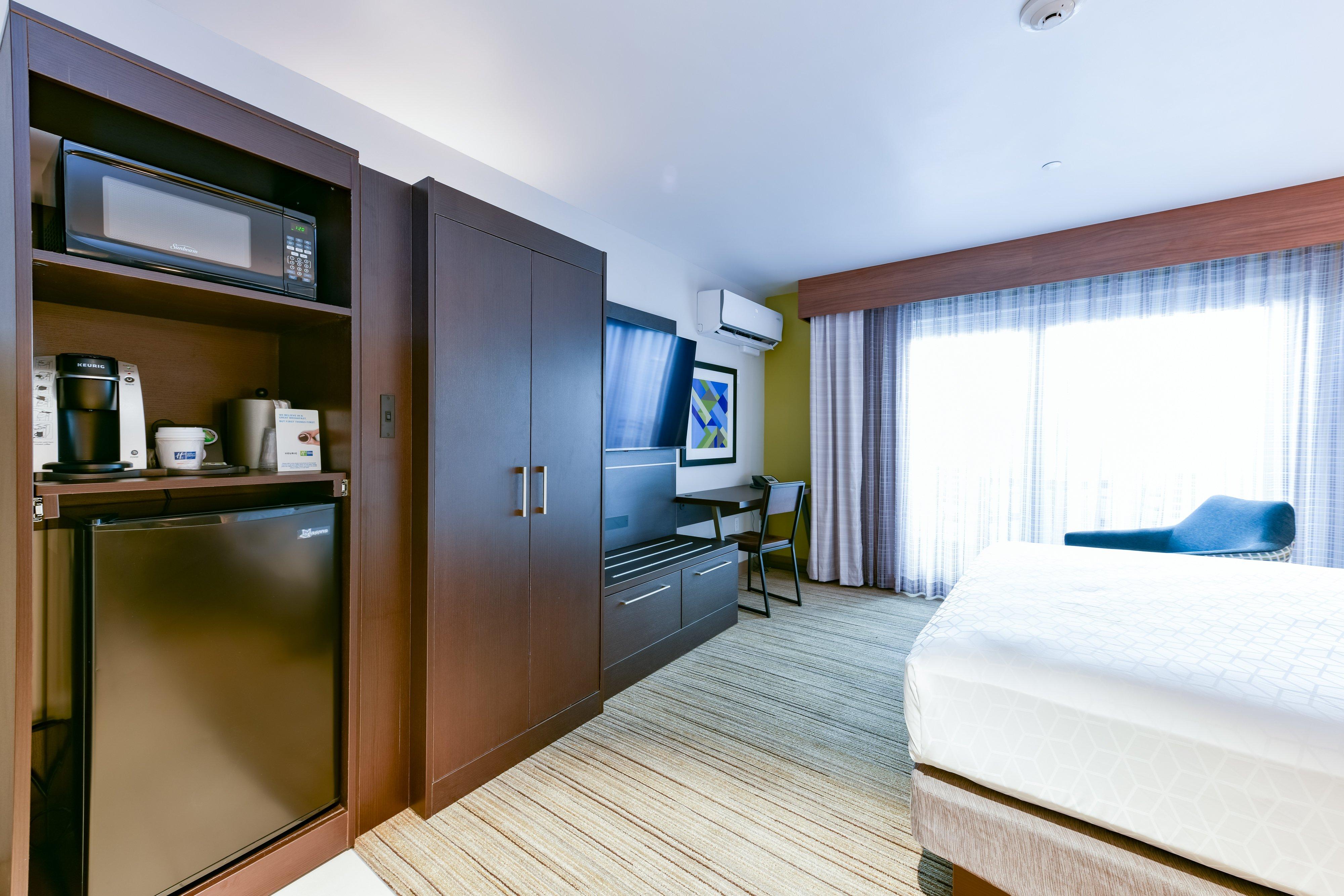 Double Queen Size Bed