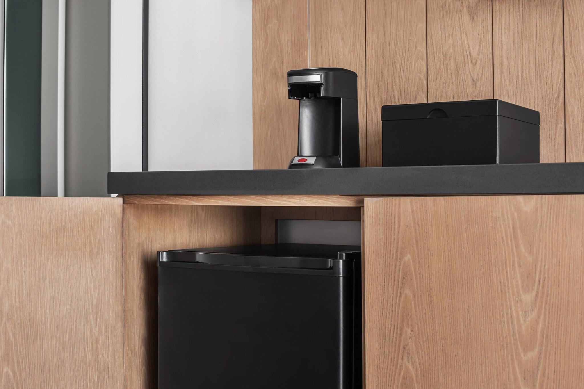 Double Club King Bed