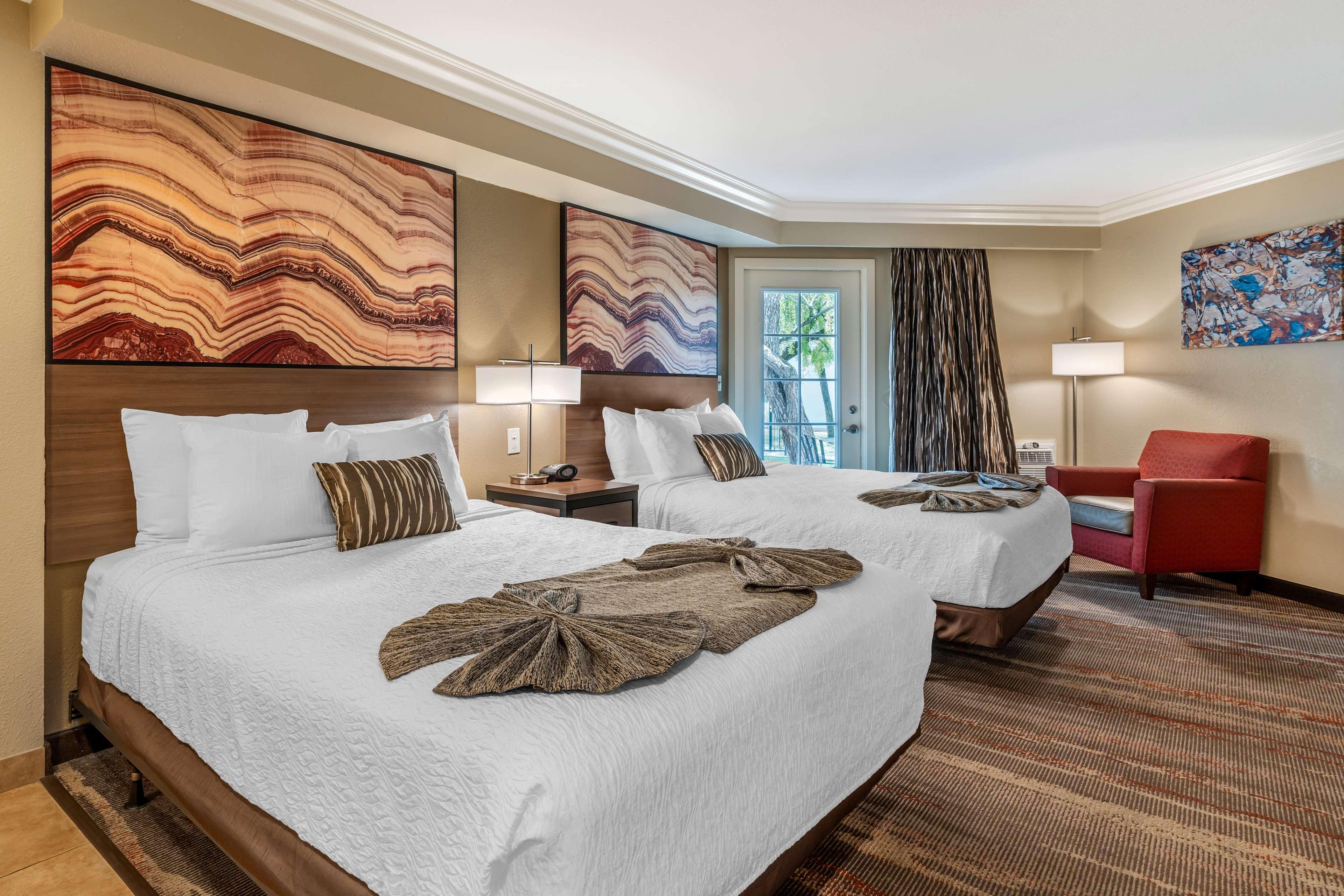 Suite Two Queen Beds