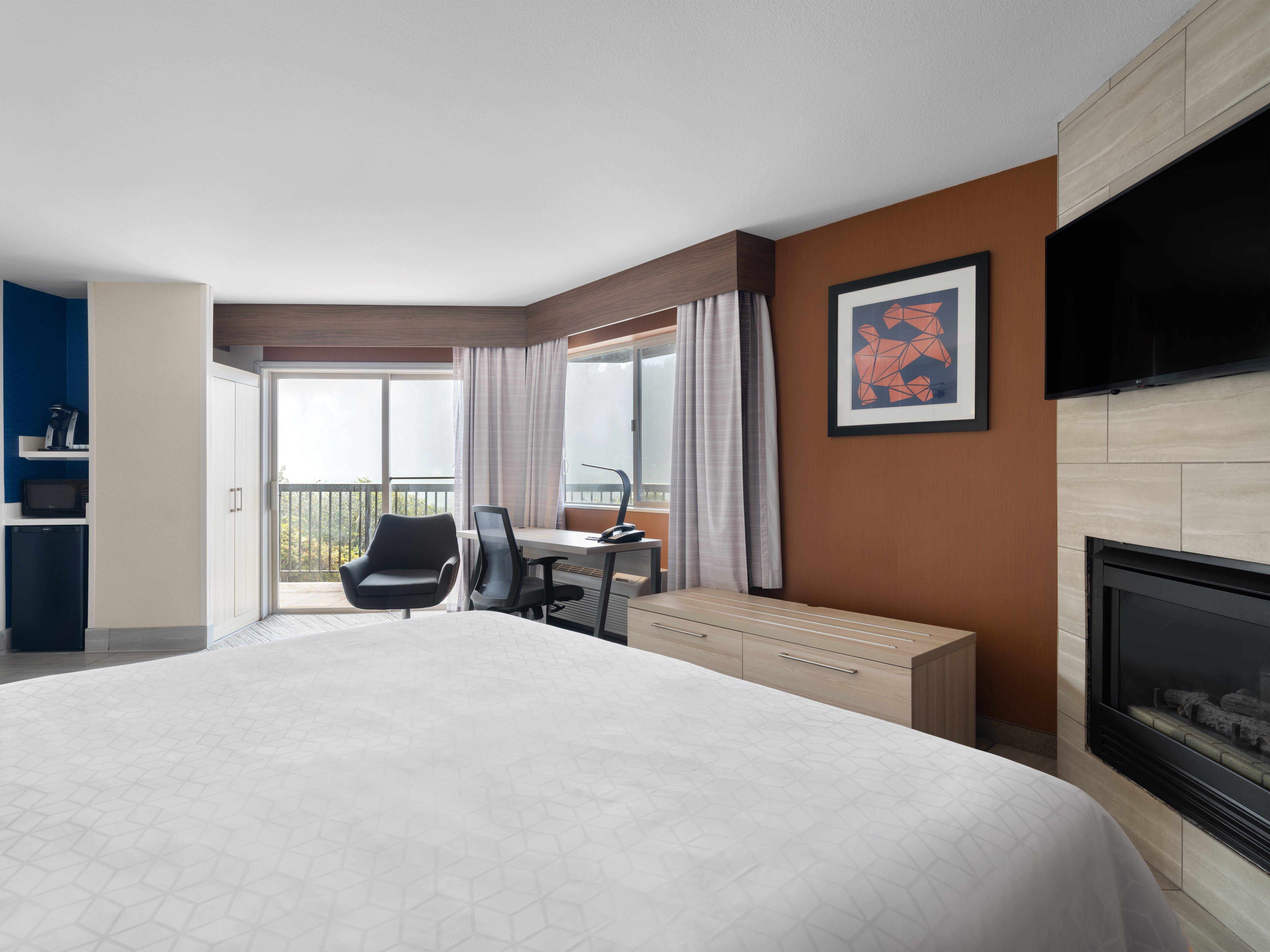 Suite Accessible King Size Bed