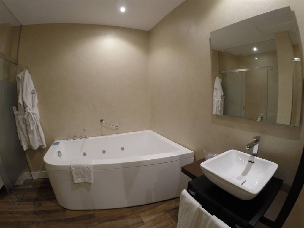 Double Deluxe with Jacuzzi