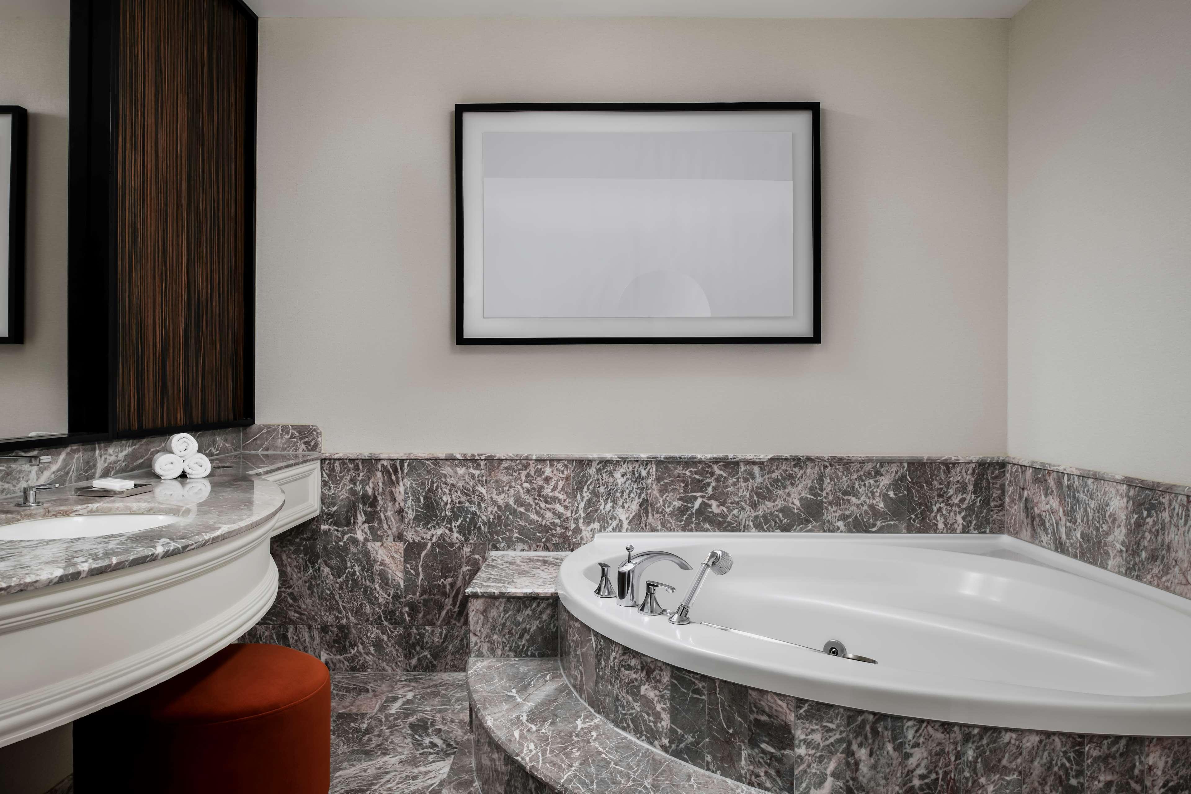 Apartment King Size Bed