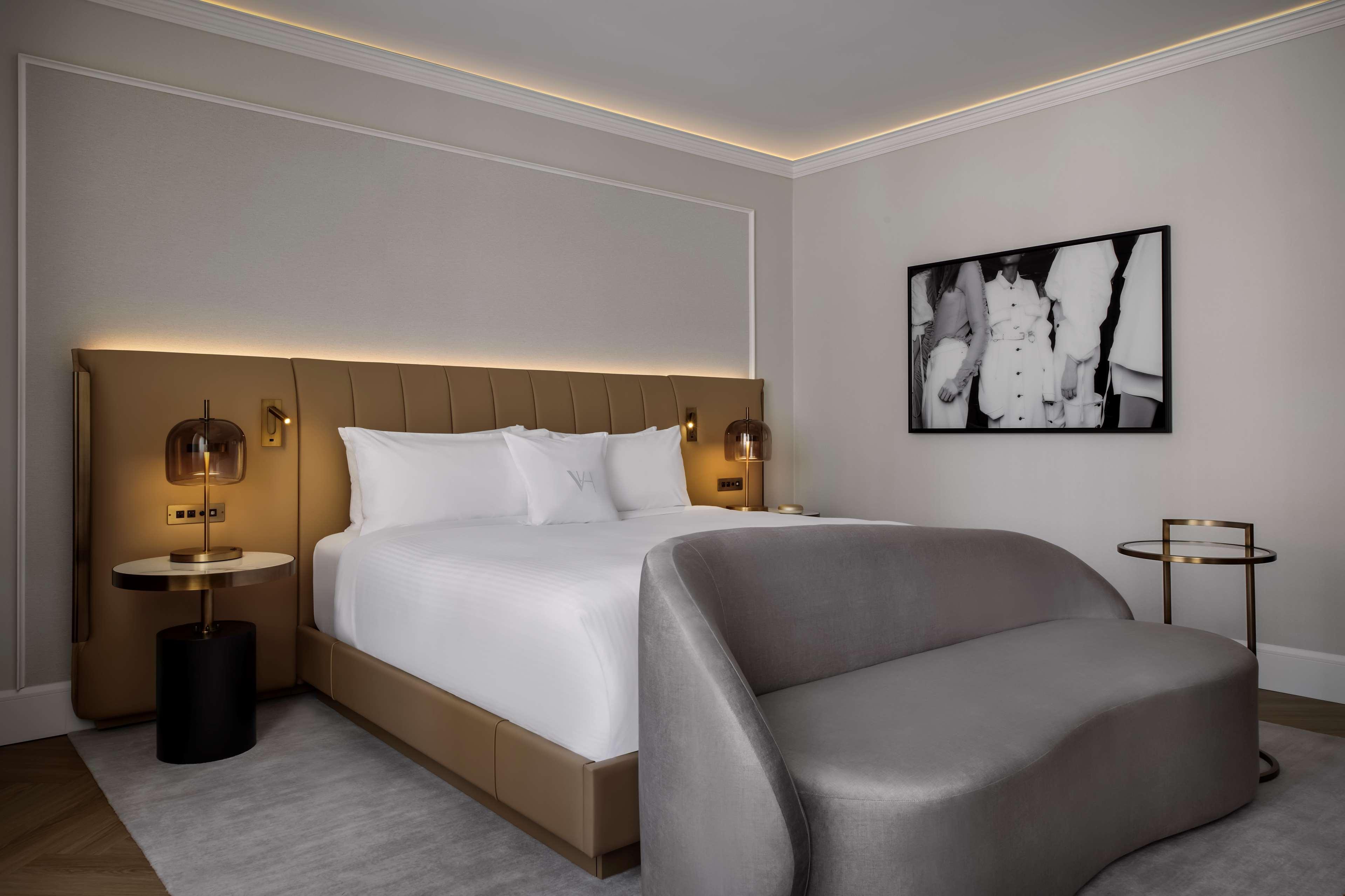 Double Deluxe King Bed