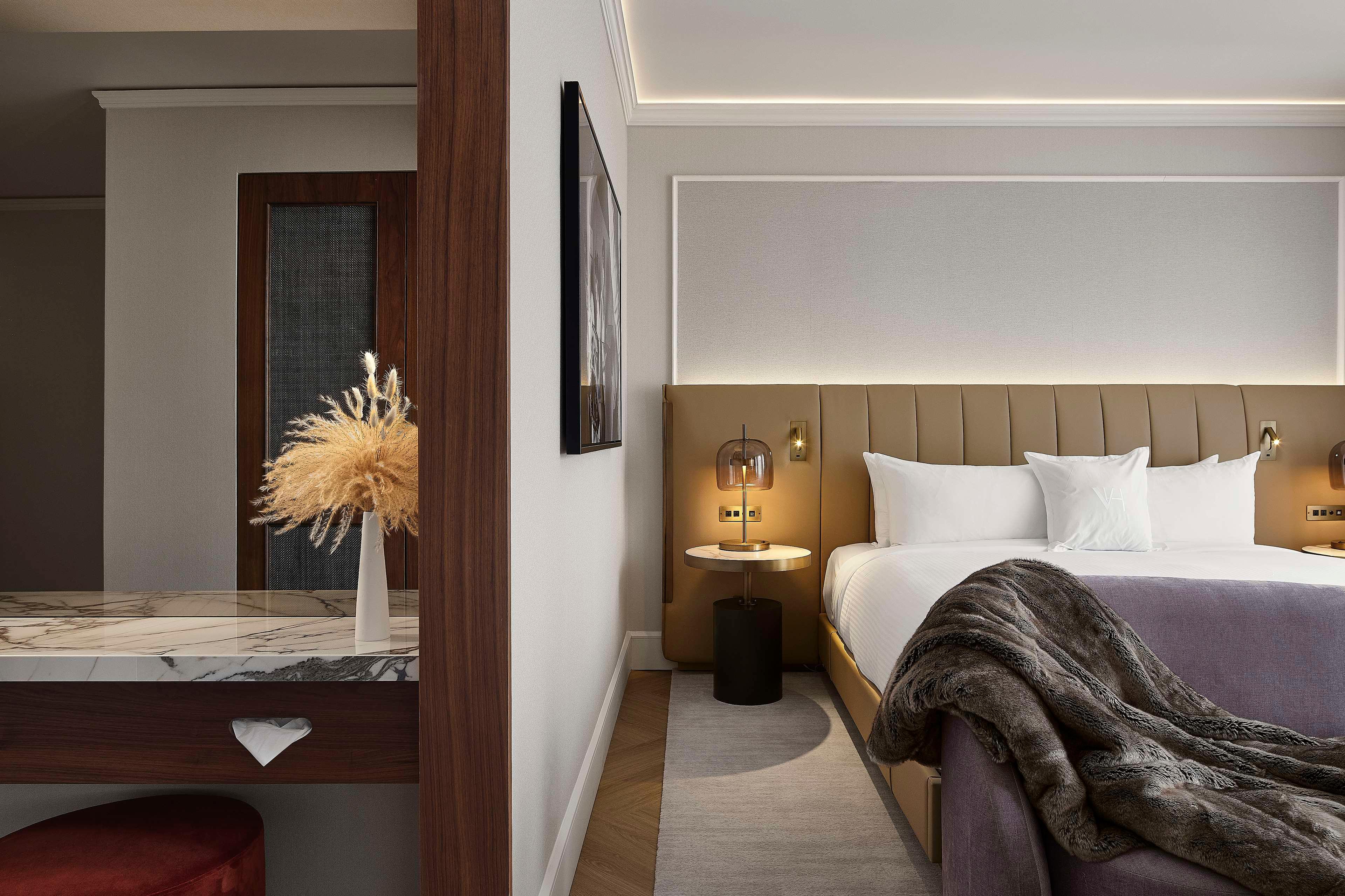 Double Deluxe King Bed