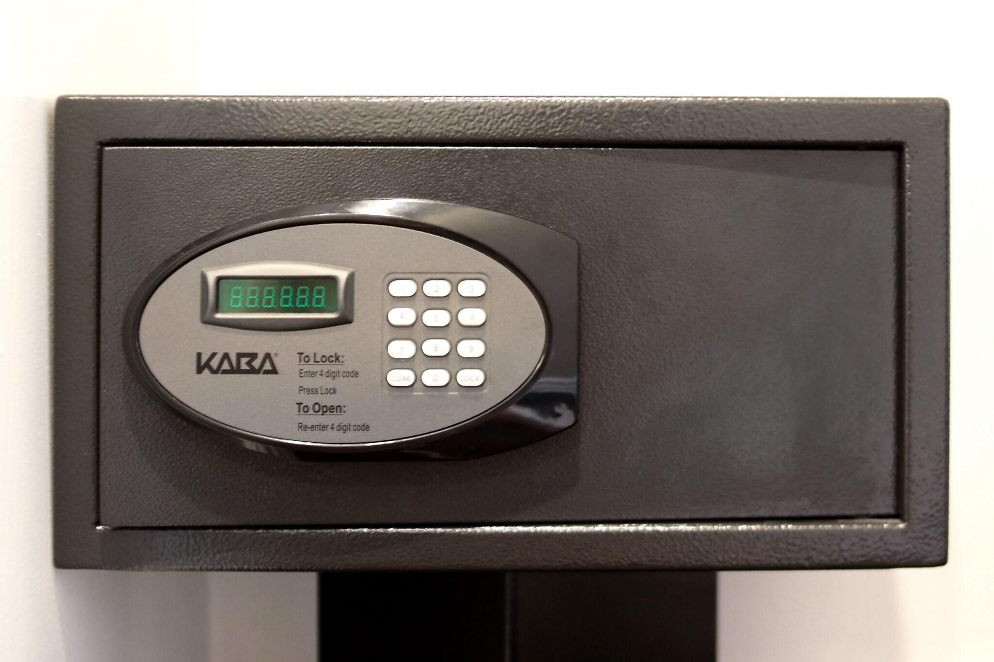 Studio Two Queen Beds