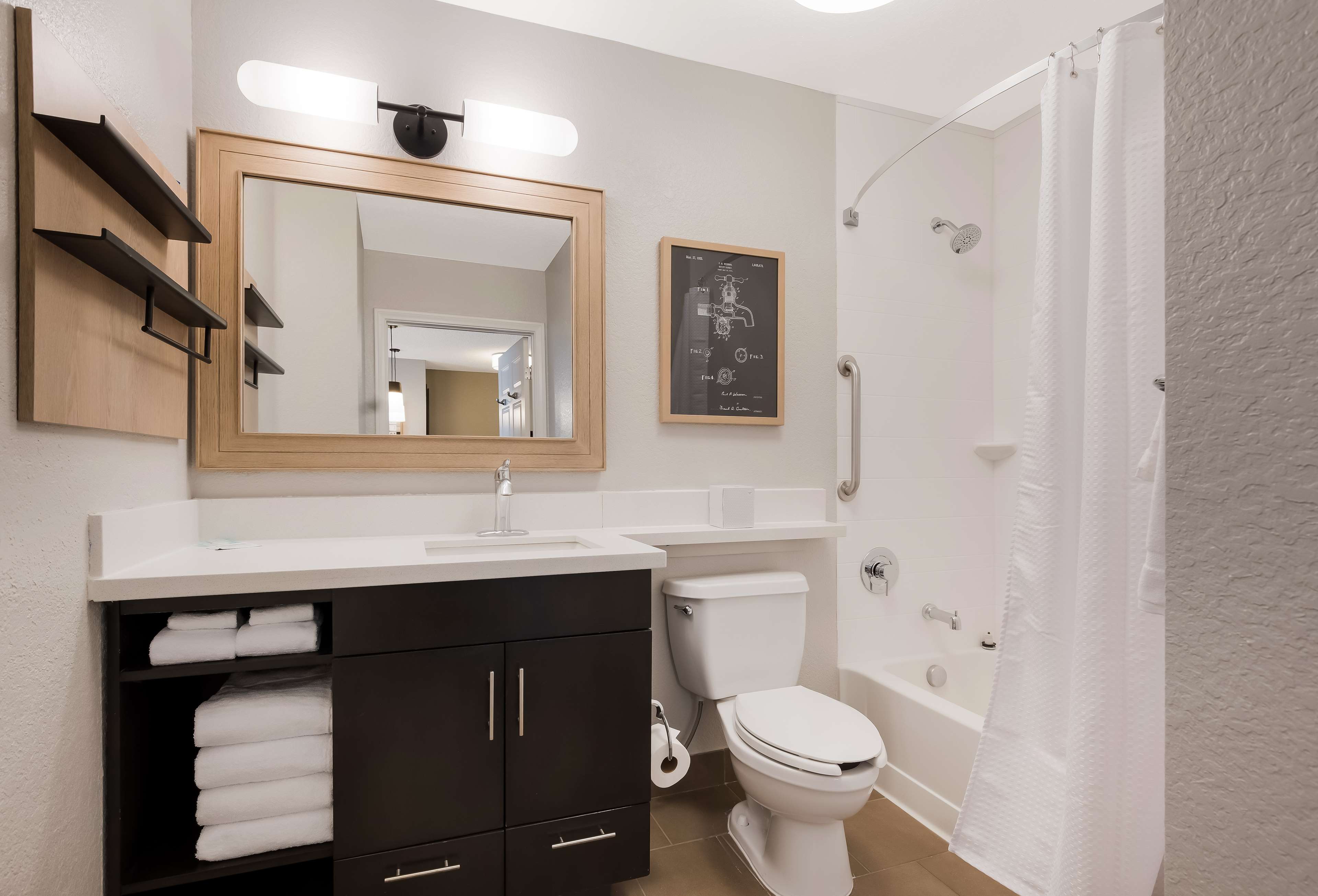 Suite Accessible-queen Size Bed