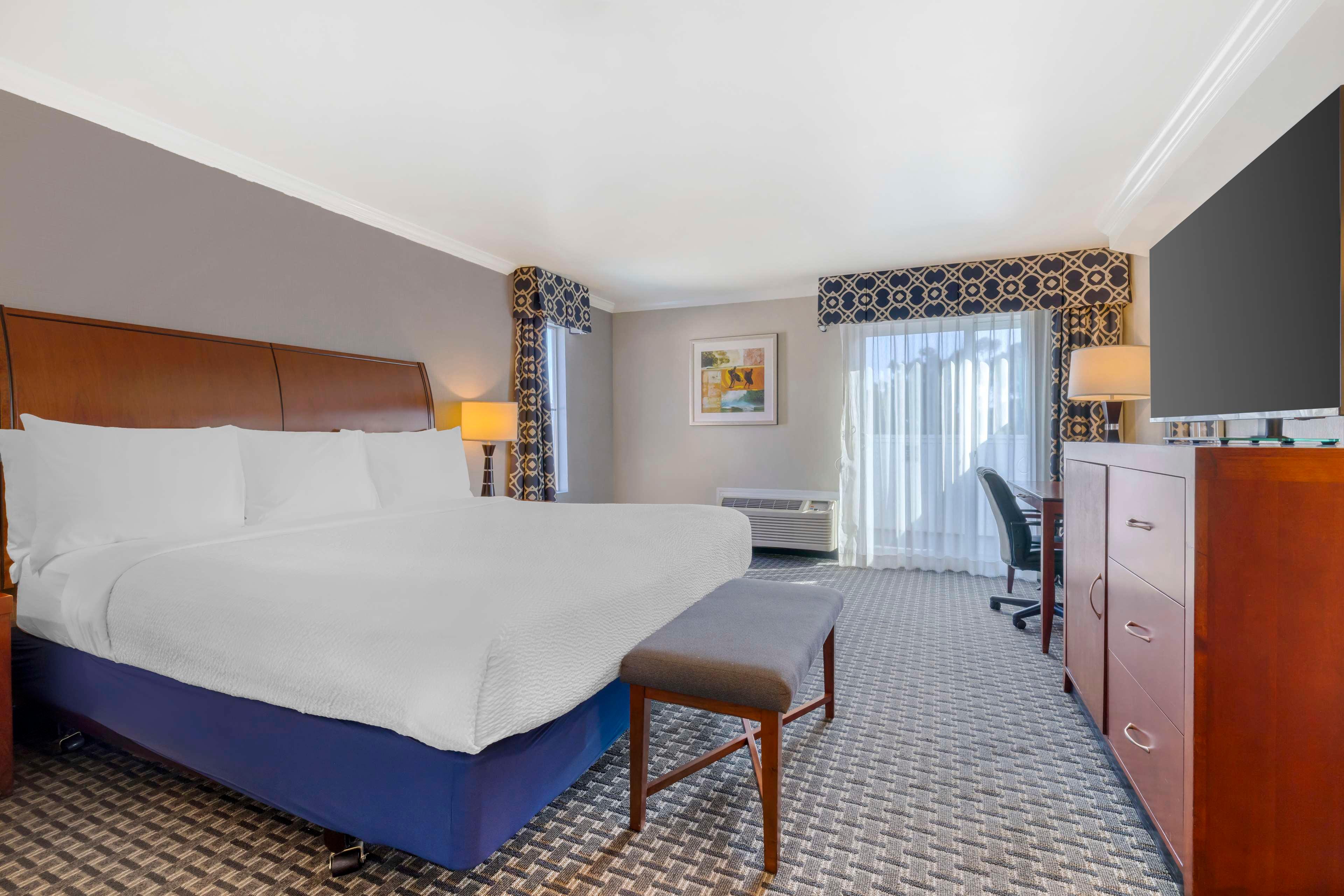 Double Accessible King Size Bed