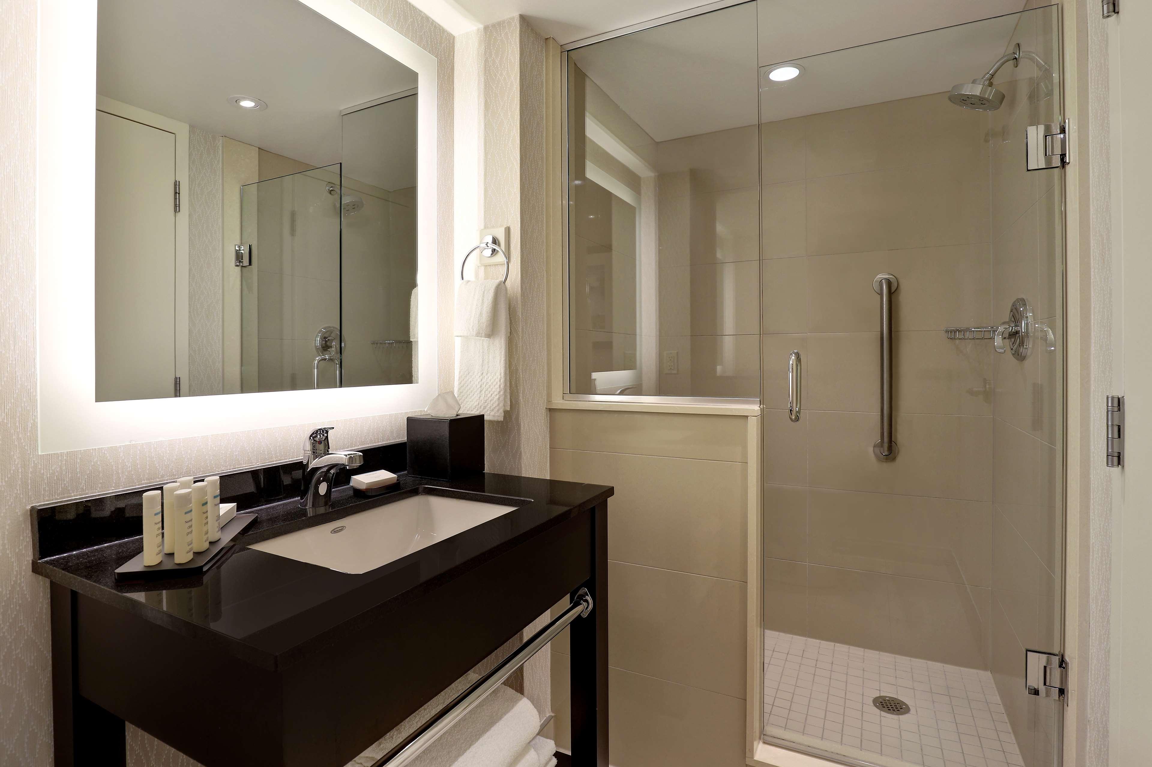 Suite King Size Bed