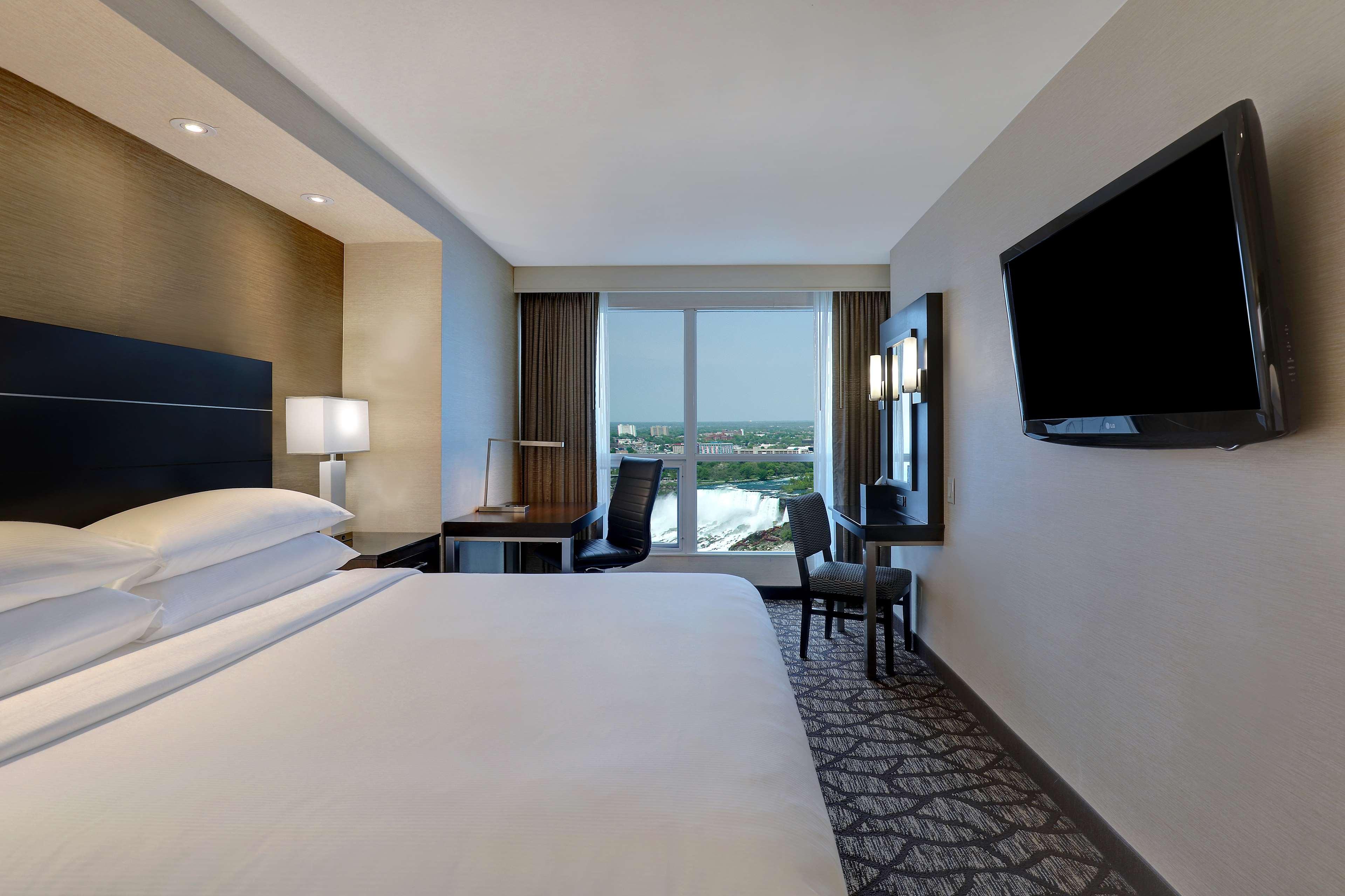 Suite King Size Bed
