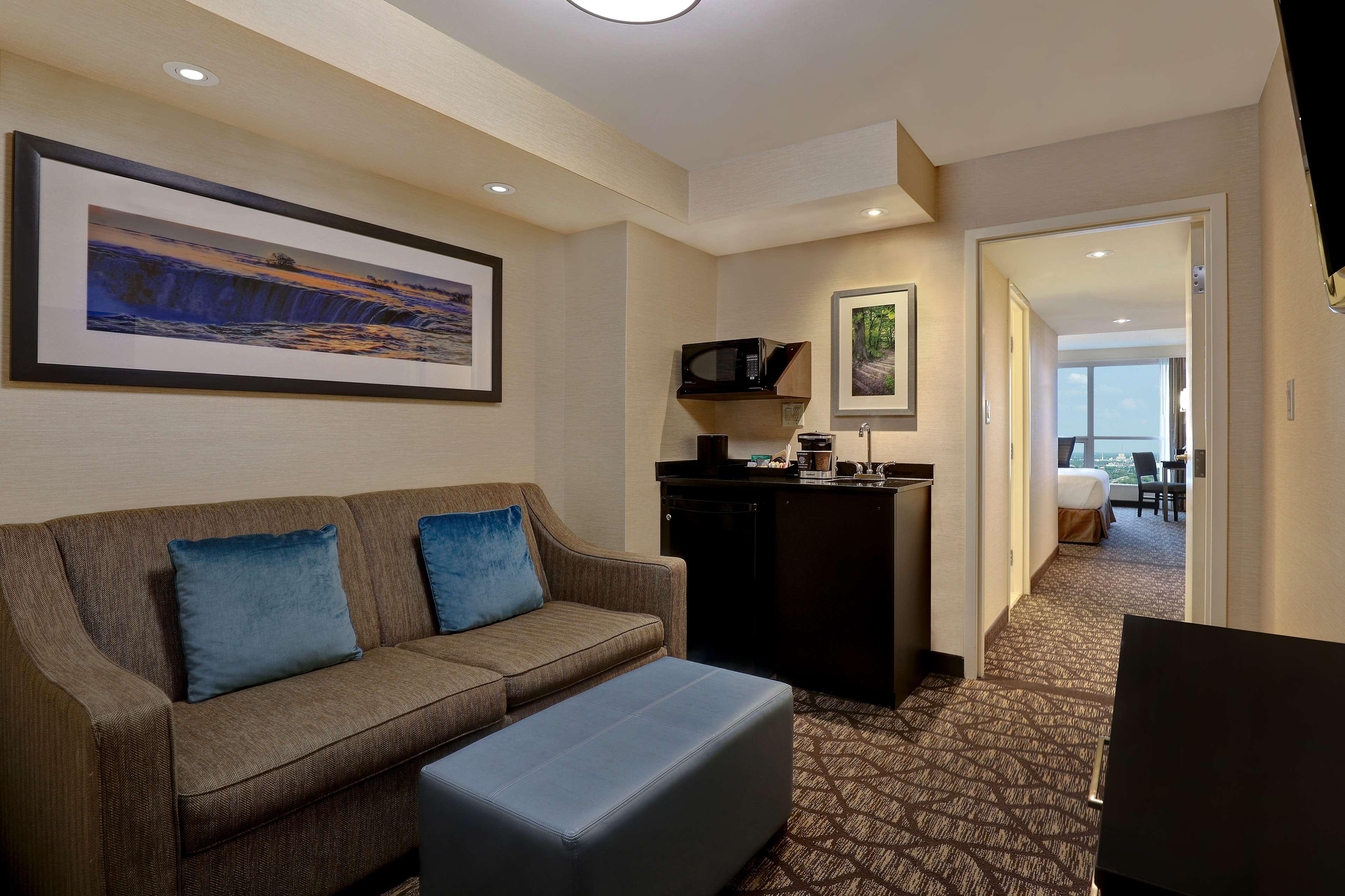 Suite King Size Bed