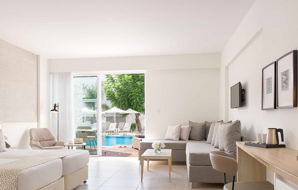 Junior Suite Overwater with Pool