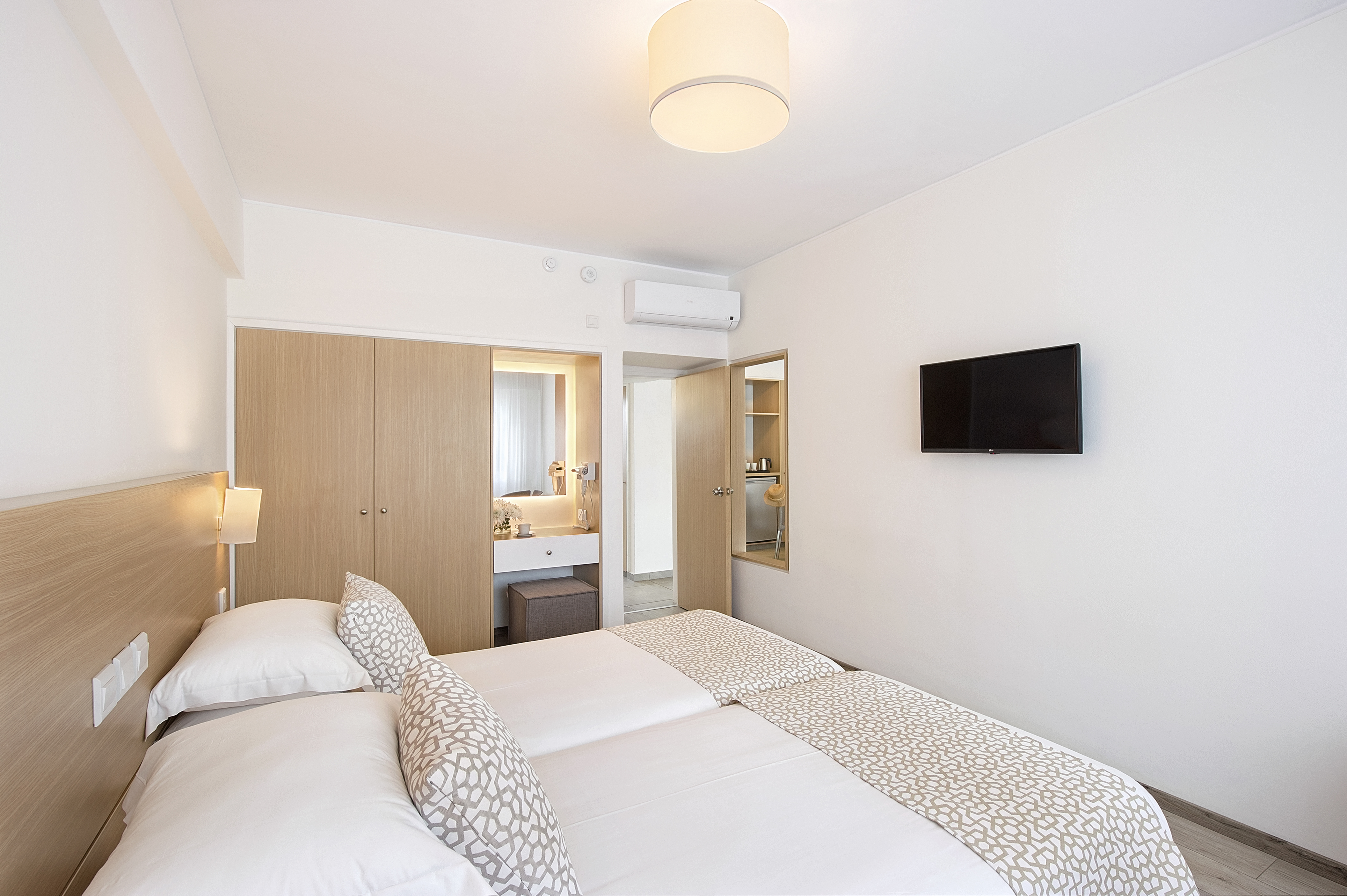 Family Room Deluxe