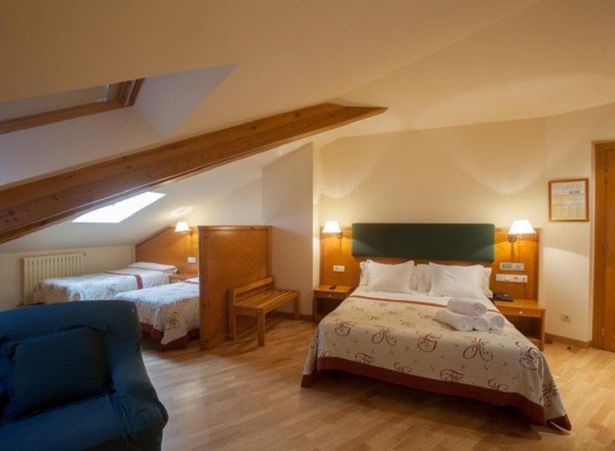 Family Room Capacity 5