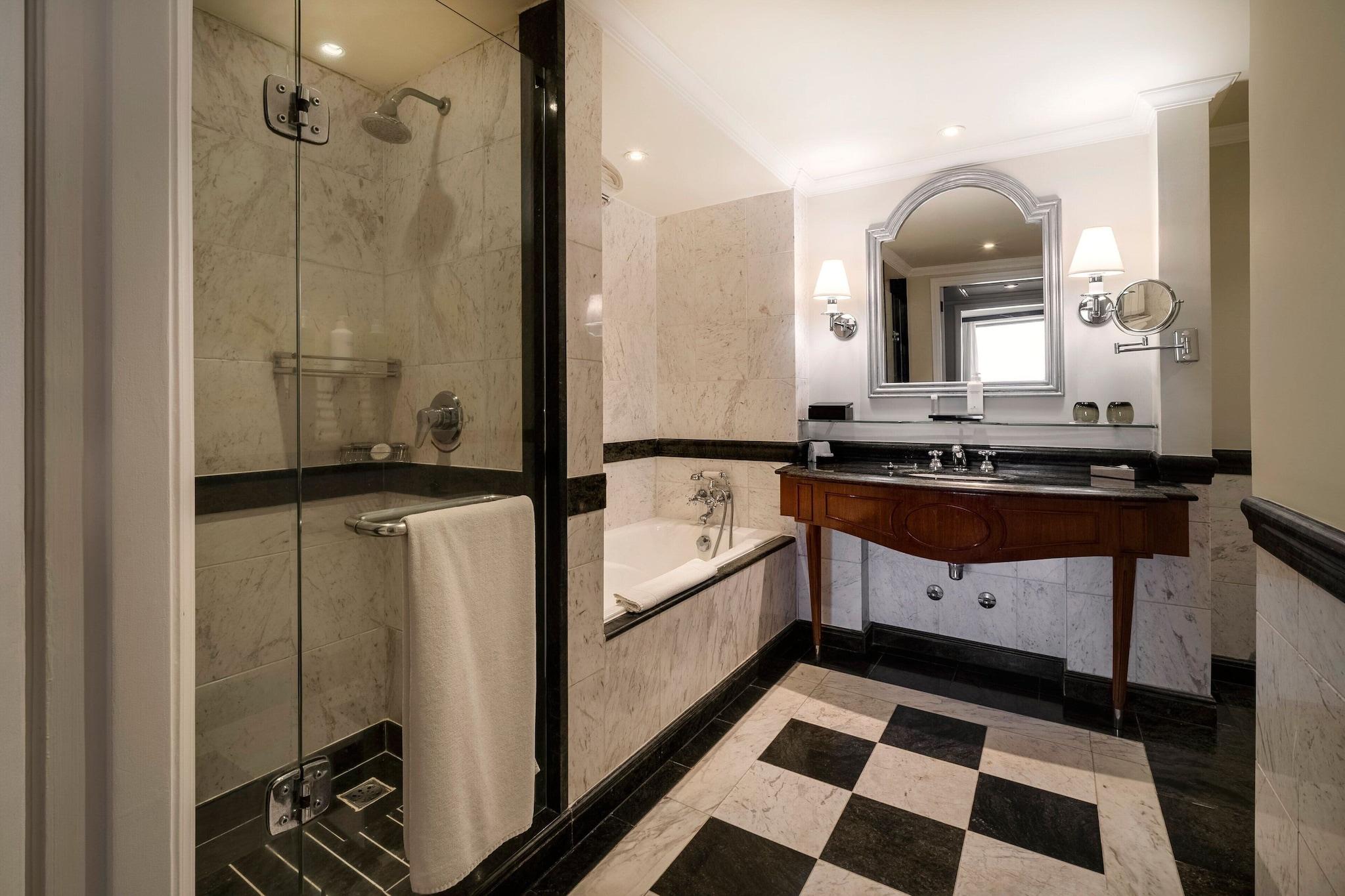 Suite Smoking with Views