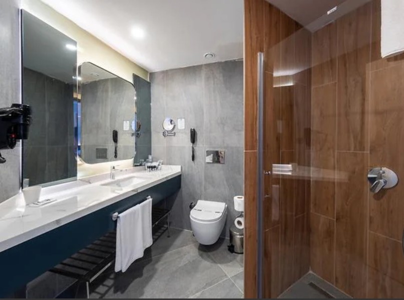 Double Single Pool View