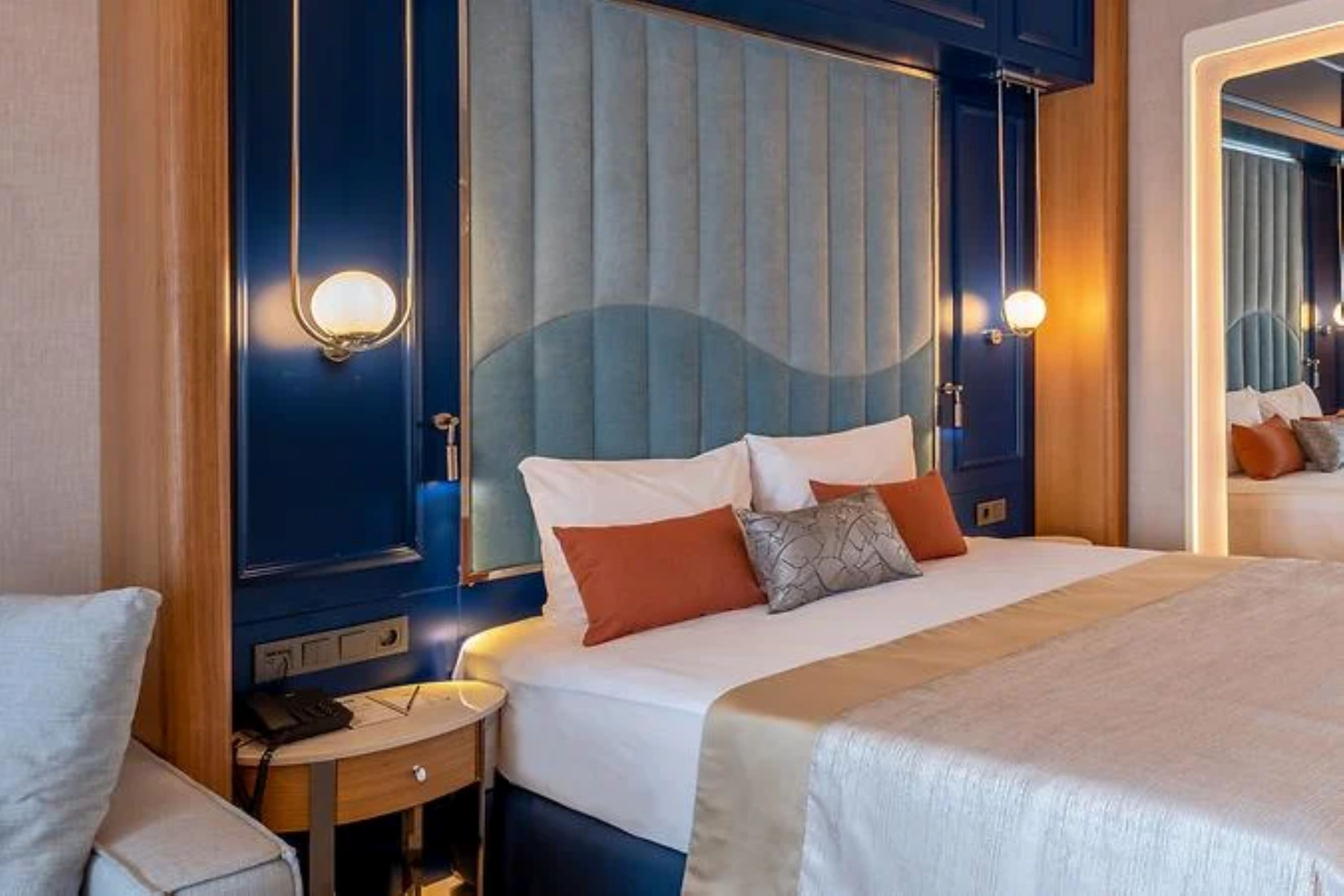 Double Single Pool View